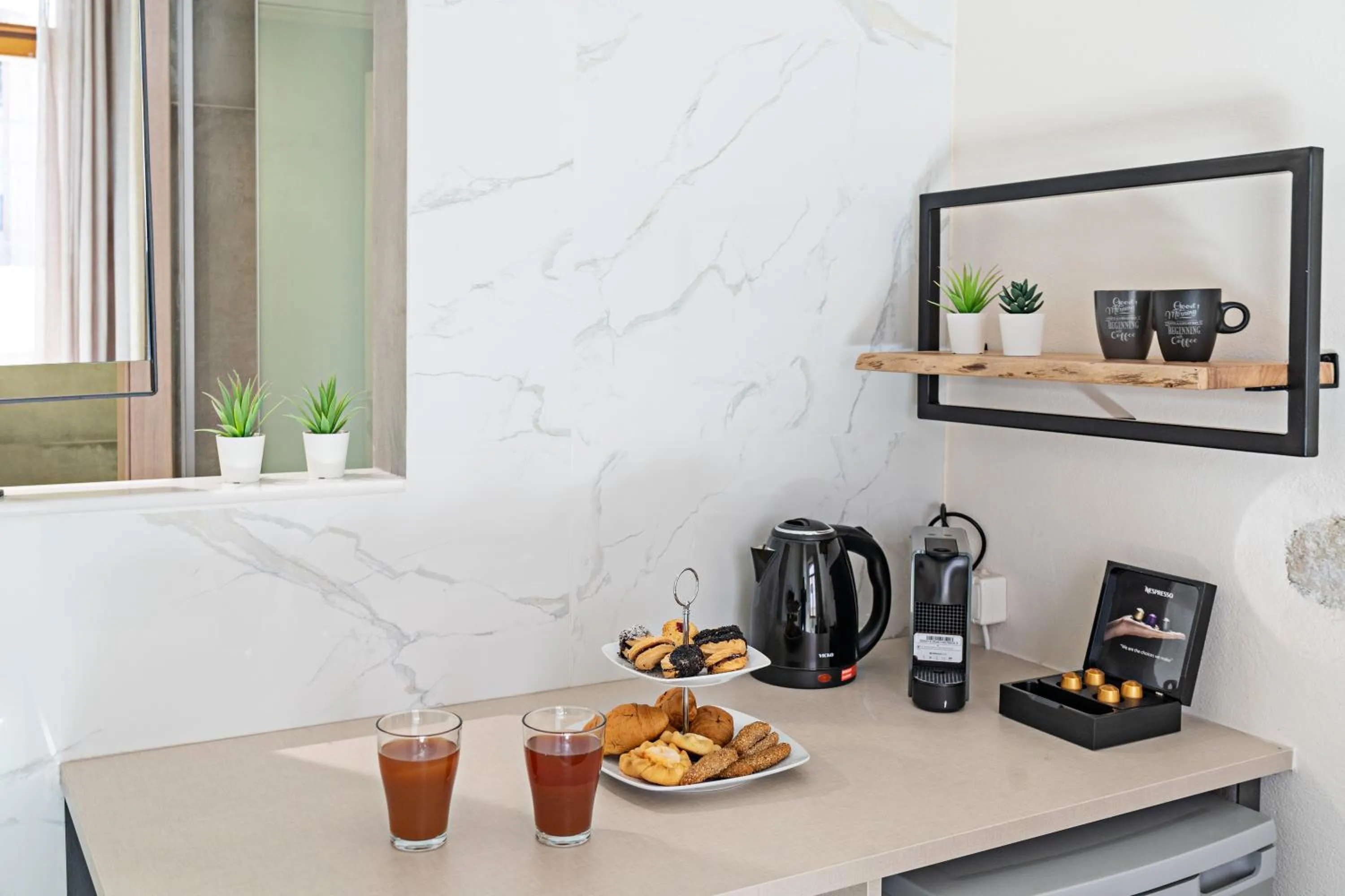 Coffee/tea facilities in Mitos-Suites