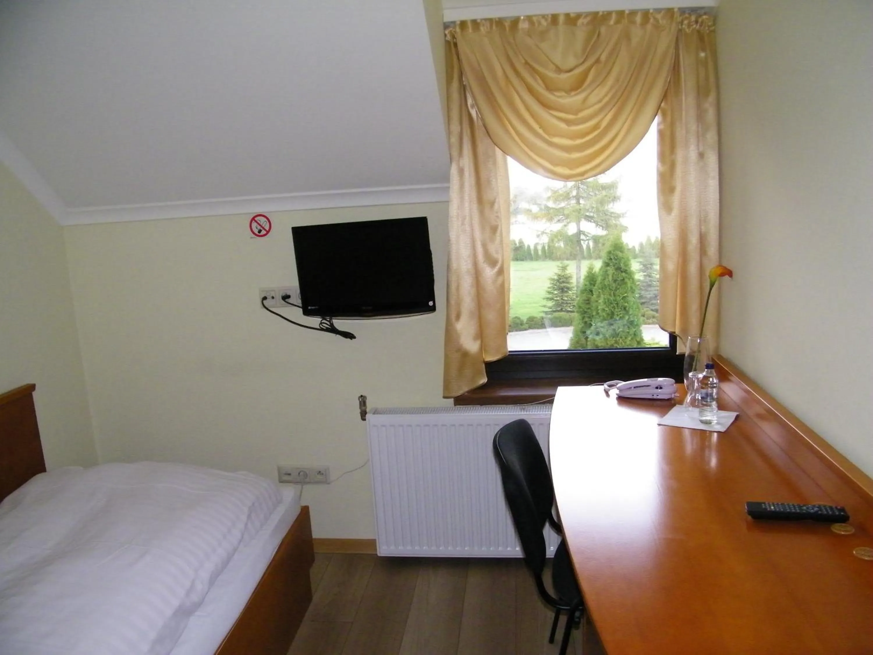Bed in Hotel Restauracja Tawerna Gliwice