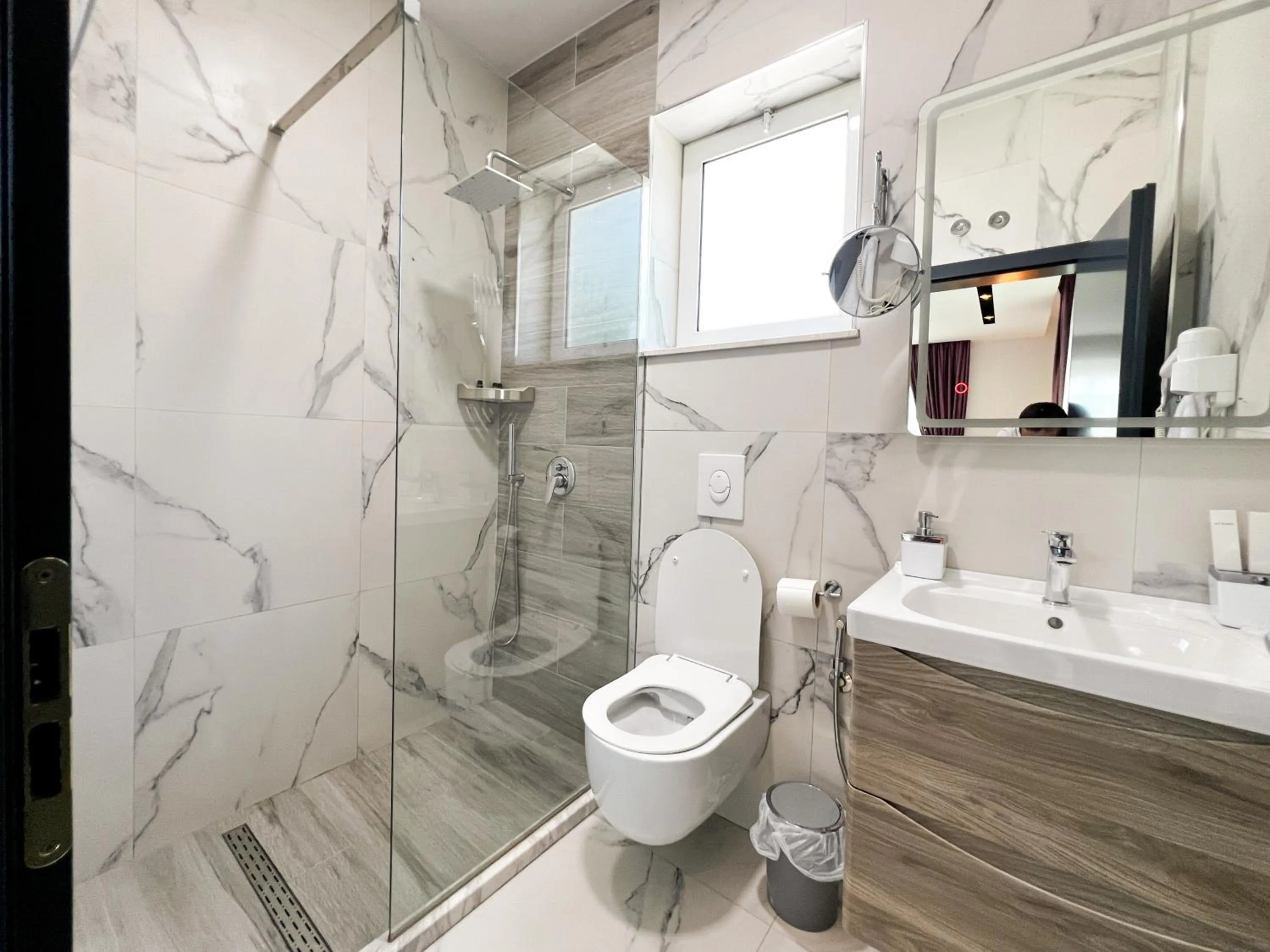 Shower in Jata Hotel