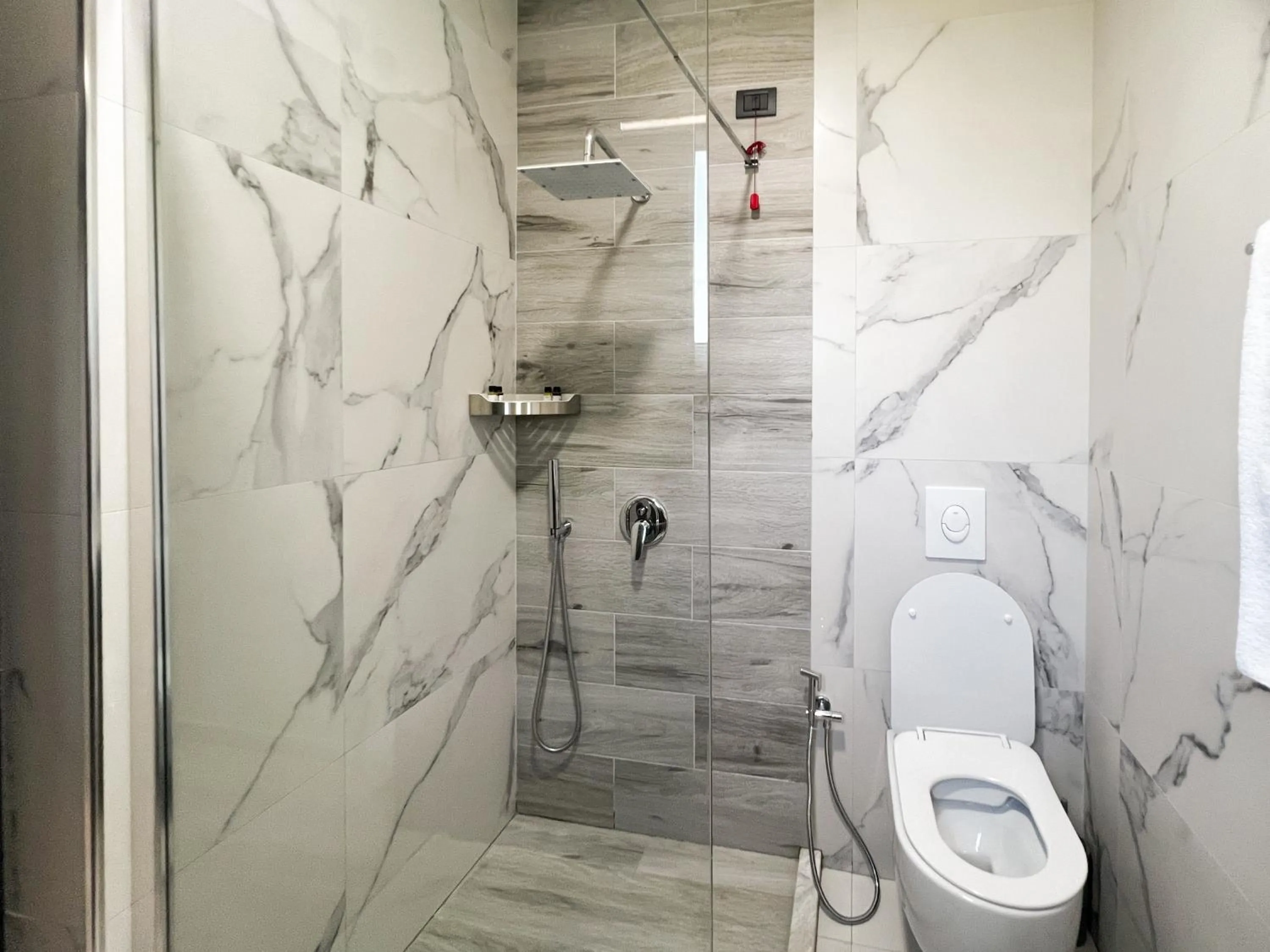 Shower in Jata Hotel