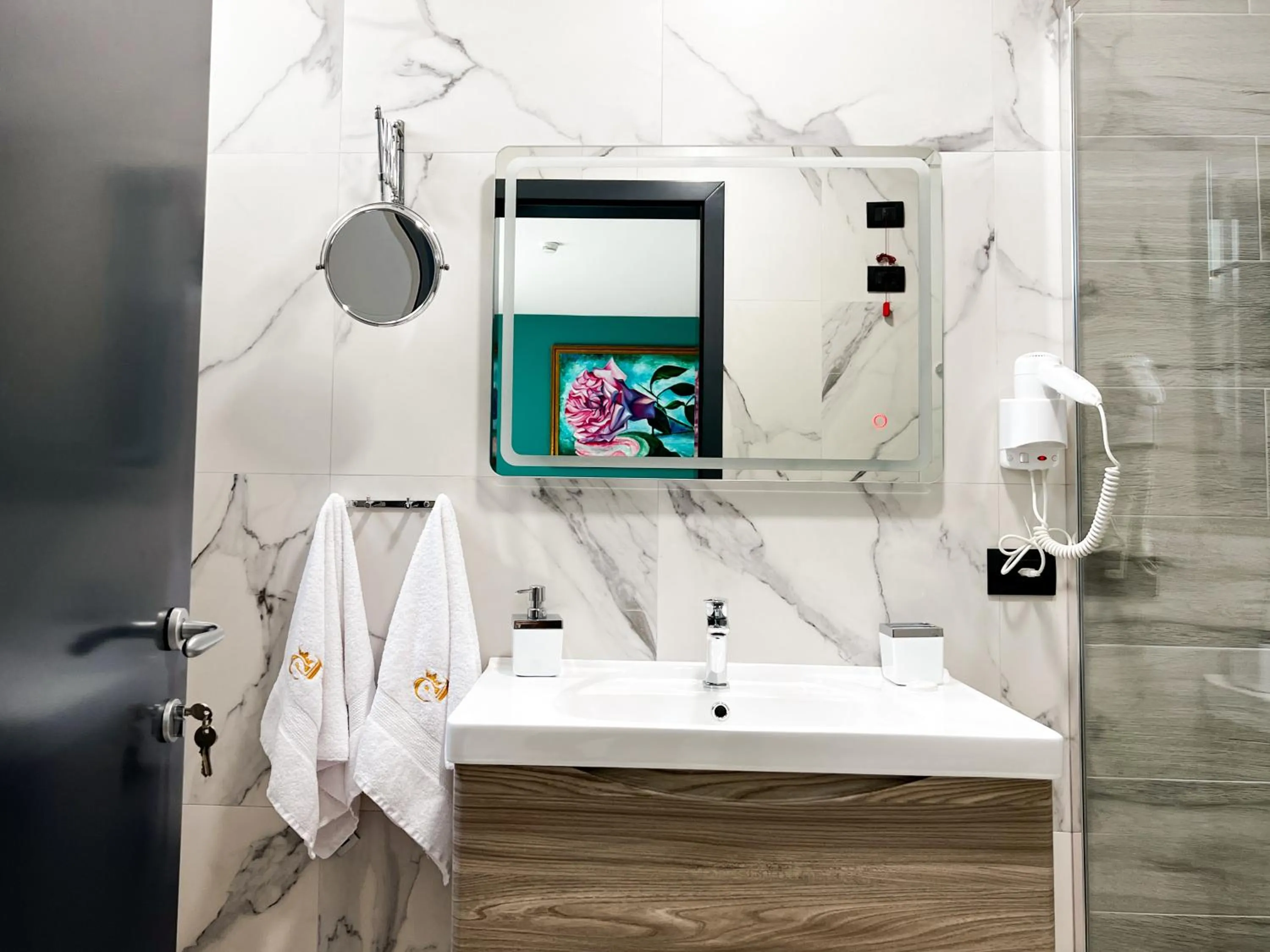 Shower in Jata Hotel