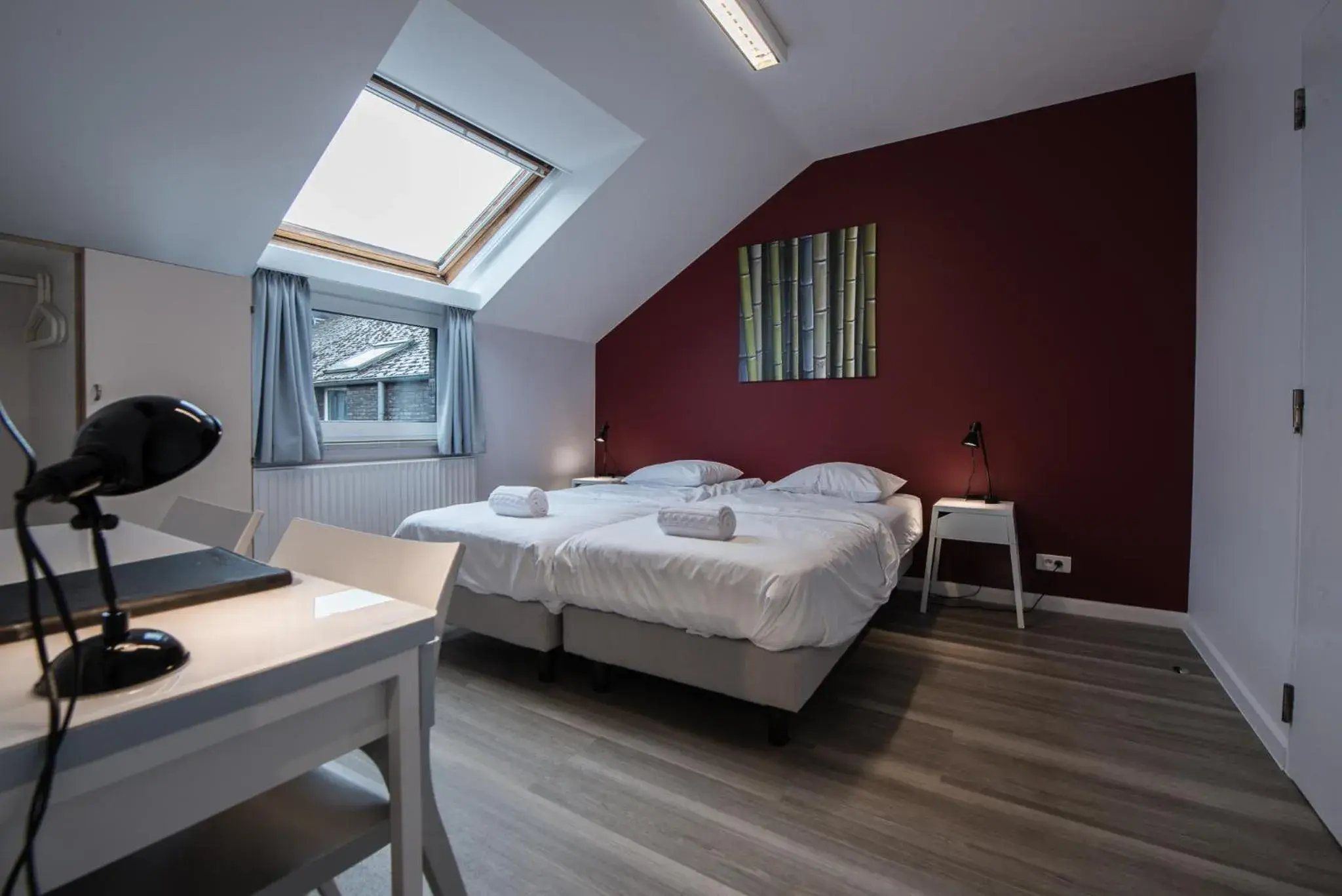 Twin Room - Disability Access in Auberge des 3 Fontaines - Youth Hostel Twin Room - Disability Access in Auberge des 3 Fontaines - Youth Hostel