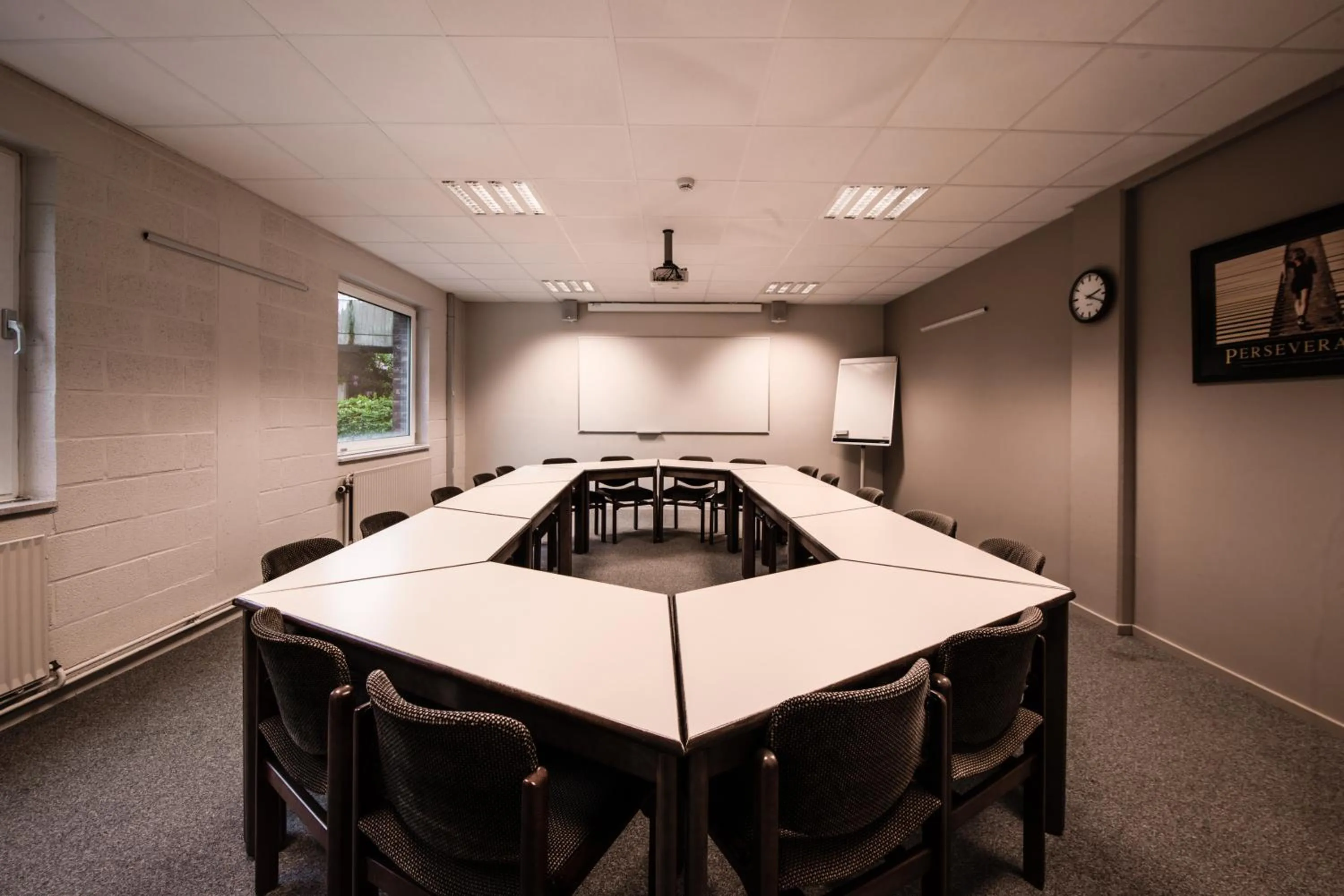 Meeting/conference room in Auberge des 3 Fontaines - Youth Hostel