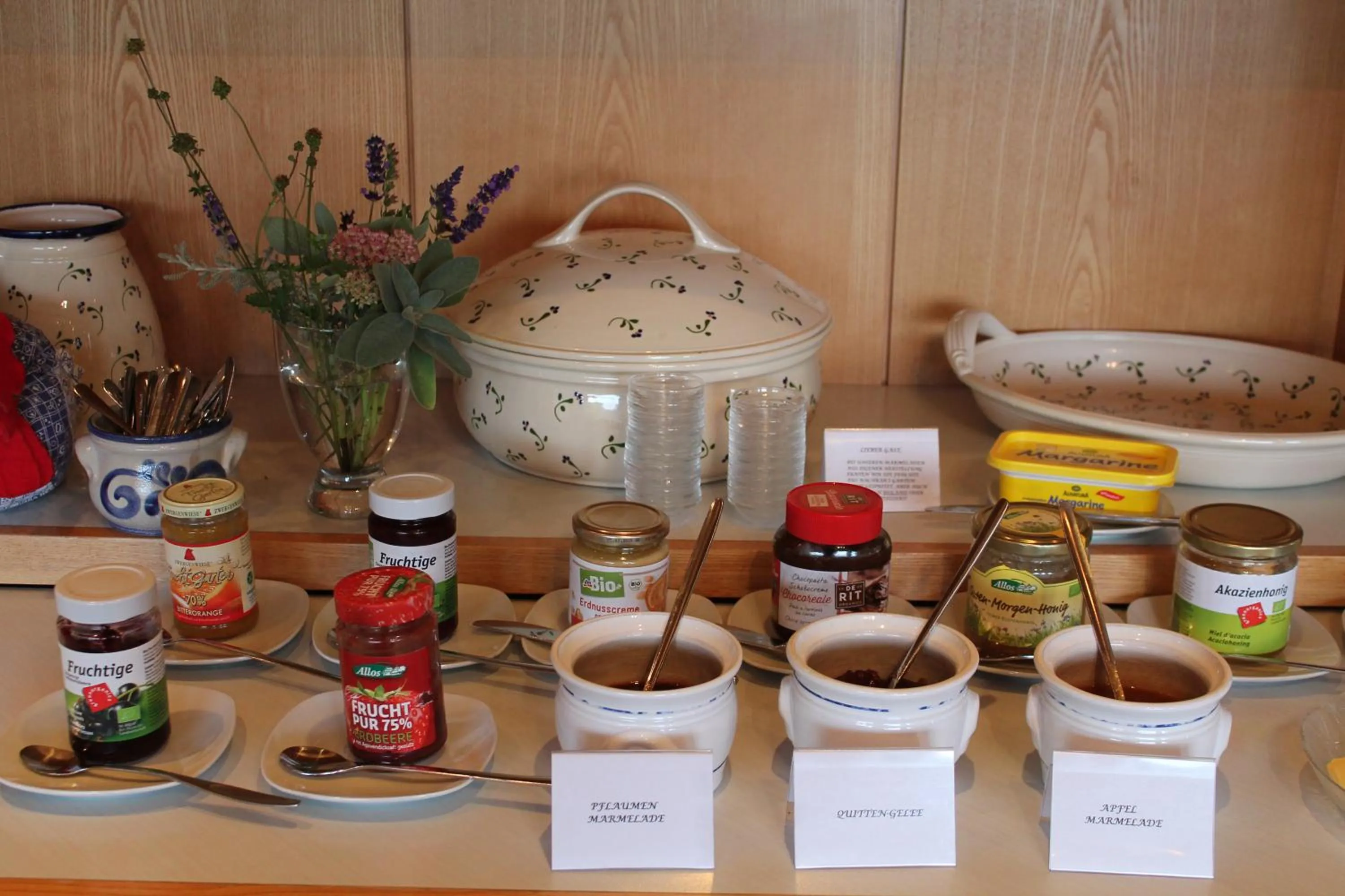 Food in BELVEDERE - das BIO HOTEL Garni & SuiteHotel am Edersee ! Unser Geschenk für Sie, auch die GästeCard GrimmHeimat!