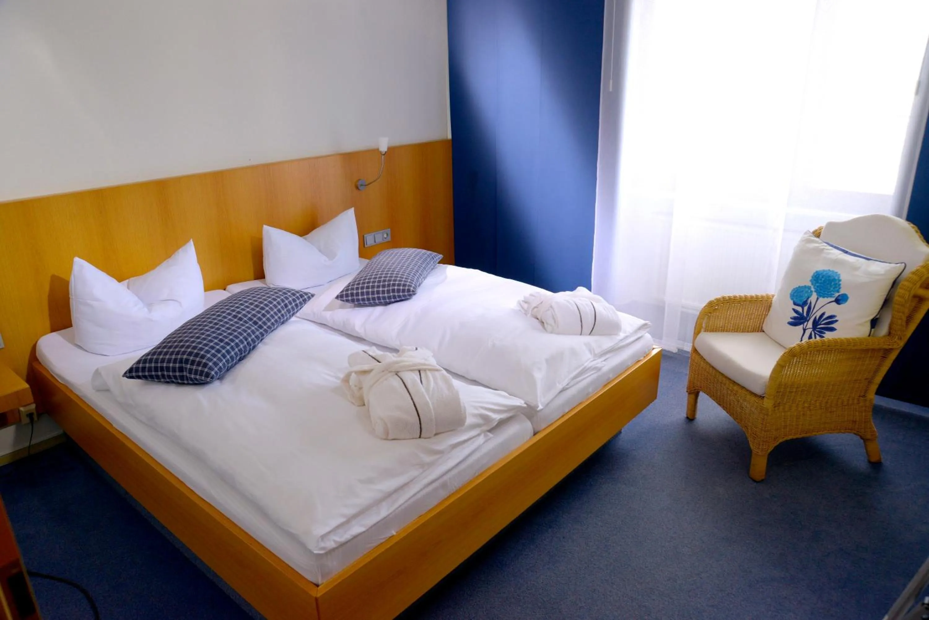 Bed in BELVEDERE - das BIO HOTEL Garni & SuiteHotel am Edersee ! Unser Geschenk für Sie, auch die GästeCard GrimmHeimat!