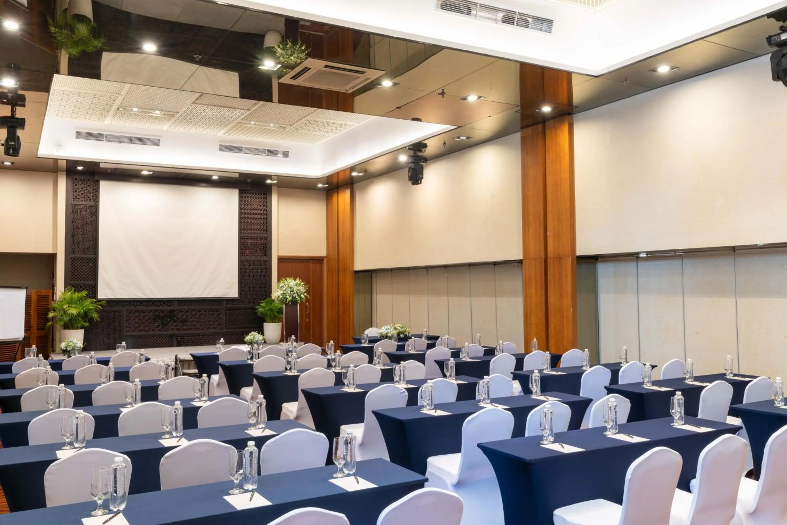 Meeting/conference room in Garden Plaza Saigon - Formerly PARKROYAL Saigon