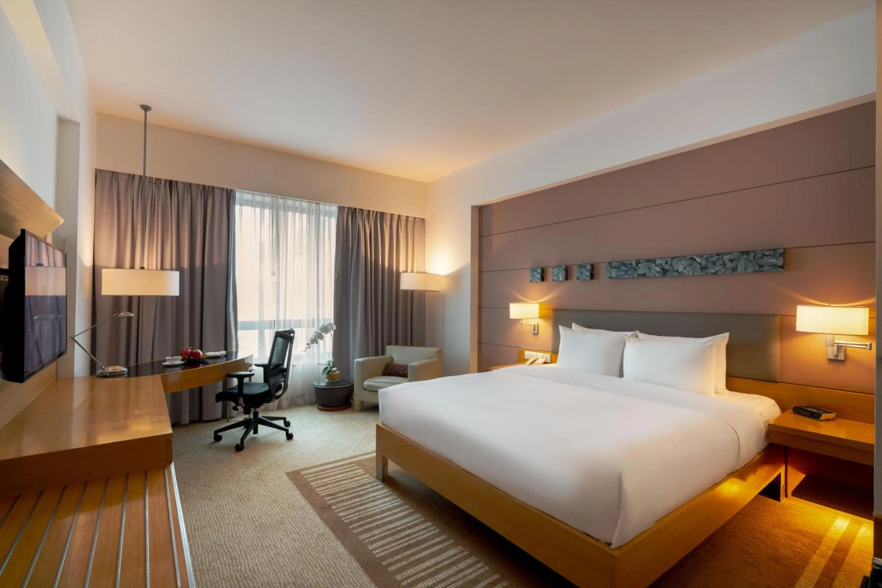 Bed in Garden Plaza Saigon - Formerly PARKROYAL Saigon