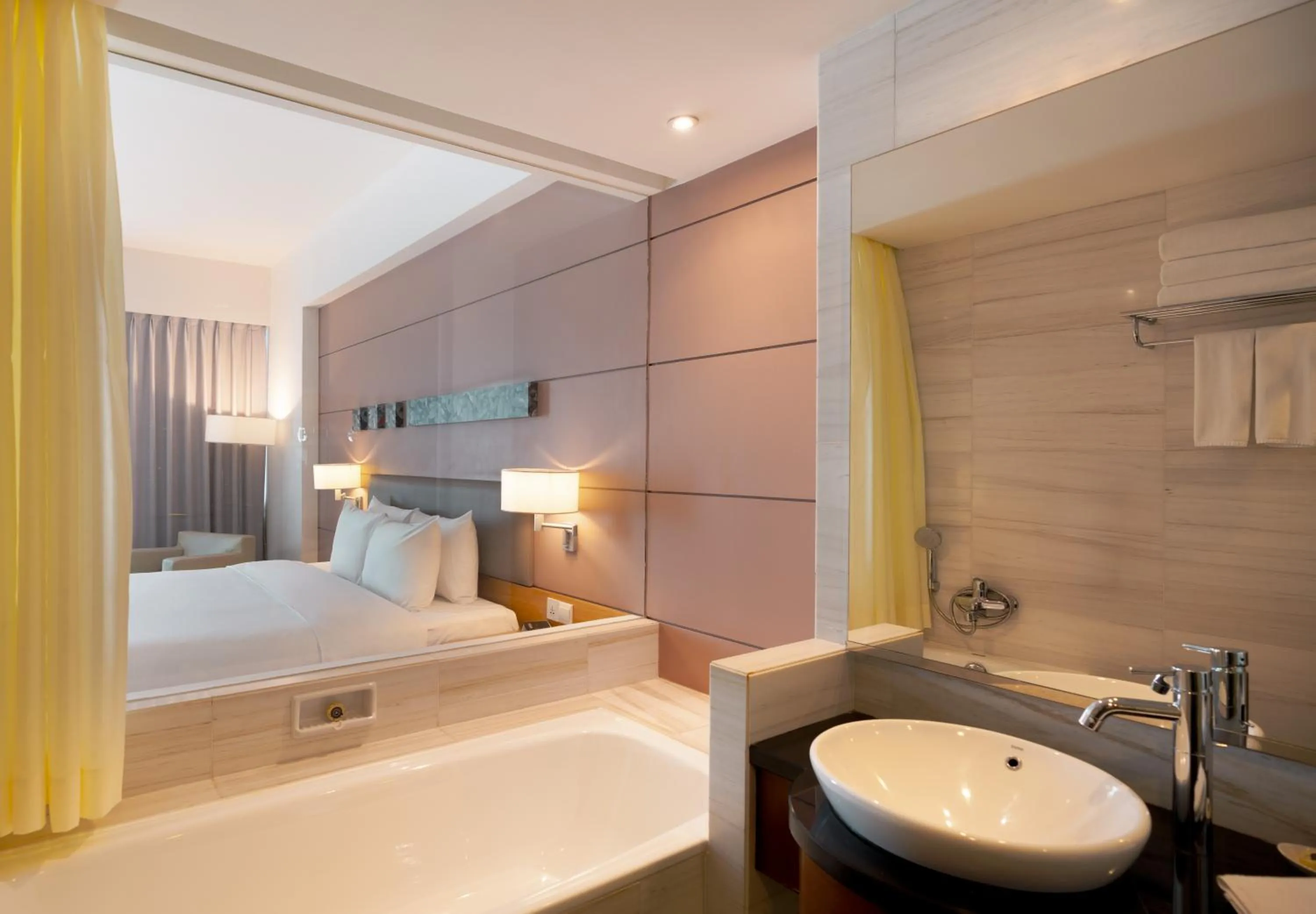 Bathroom, Bed in Garden Plaza Saigon - Formerly PARKROYAL Saigon