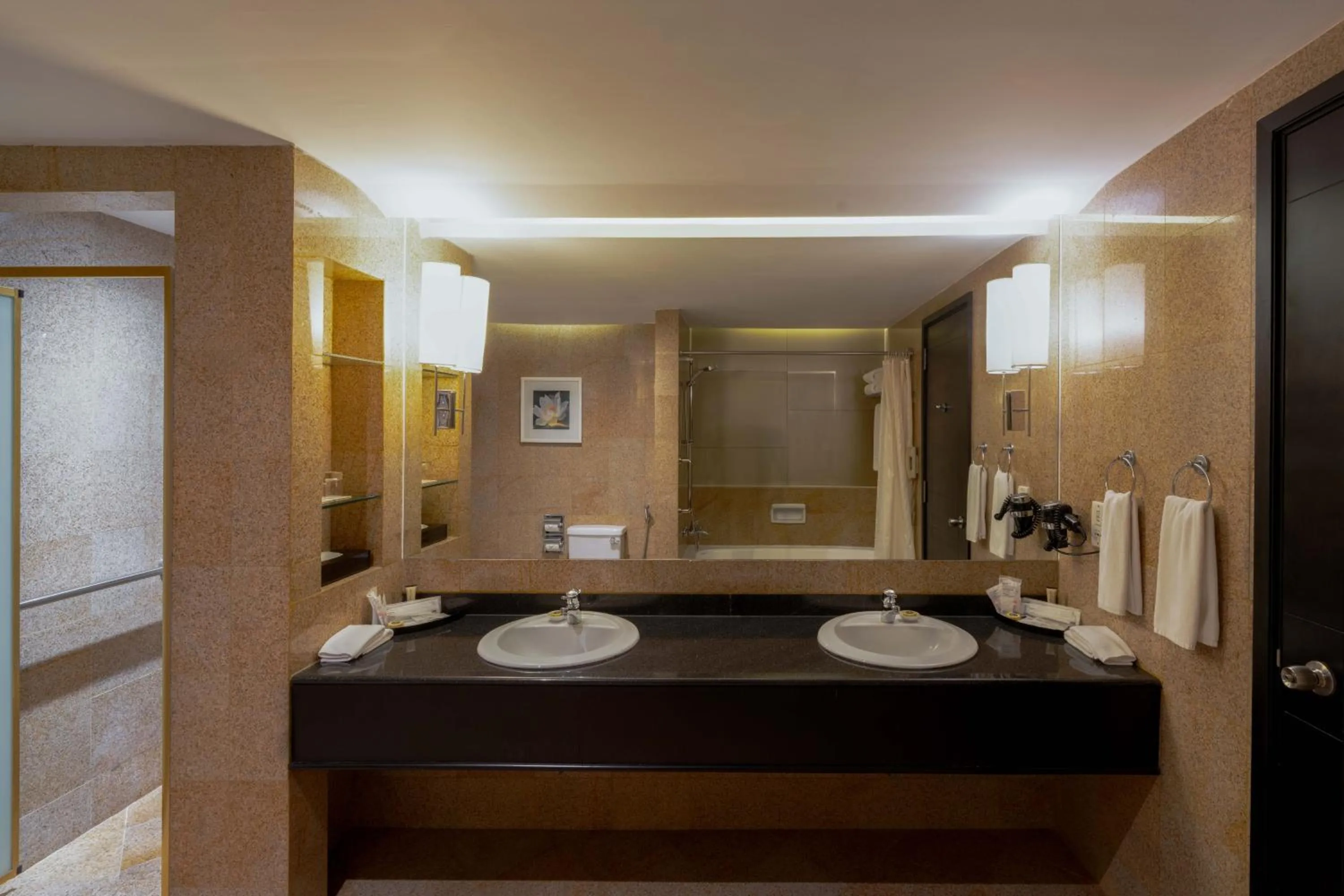 Bathroom in Garden Plaza Saigon - Formerly PARKROYAL Saigon