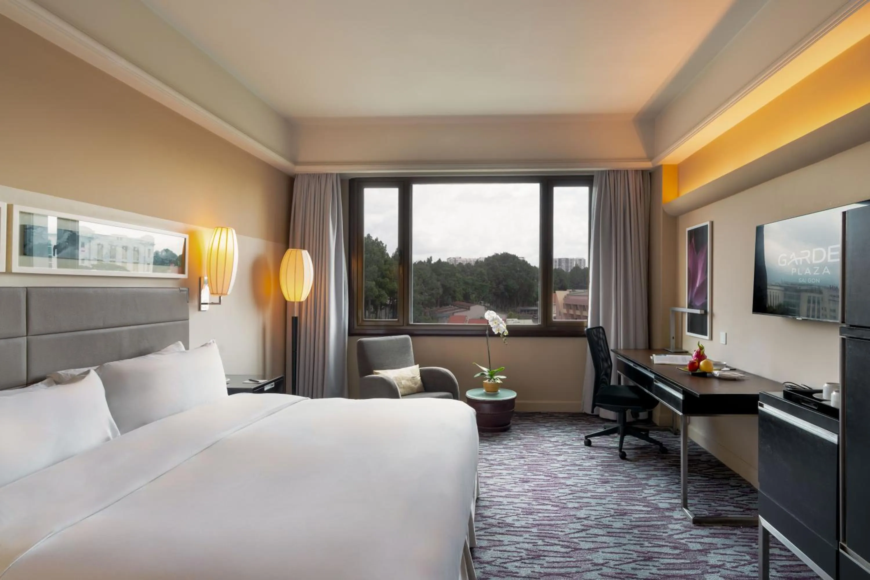 Bed in Garden Plaza Saigon - Formerly PARKROYAL Saigon