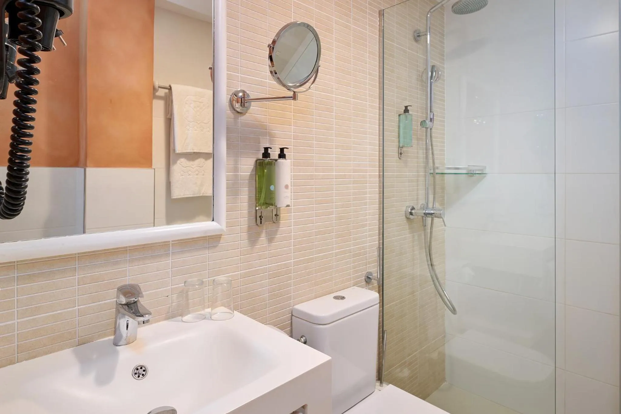 Bathroom in Hotel Apartamentos Cala Santanyi