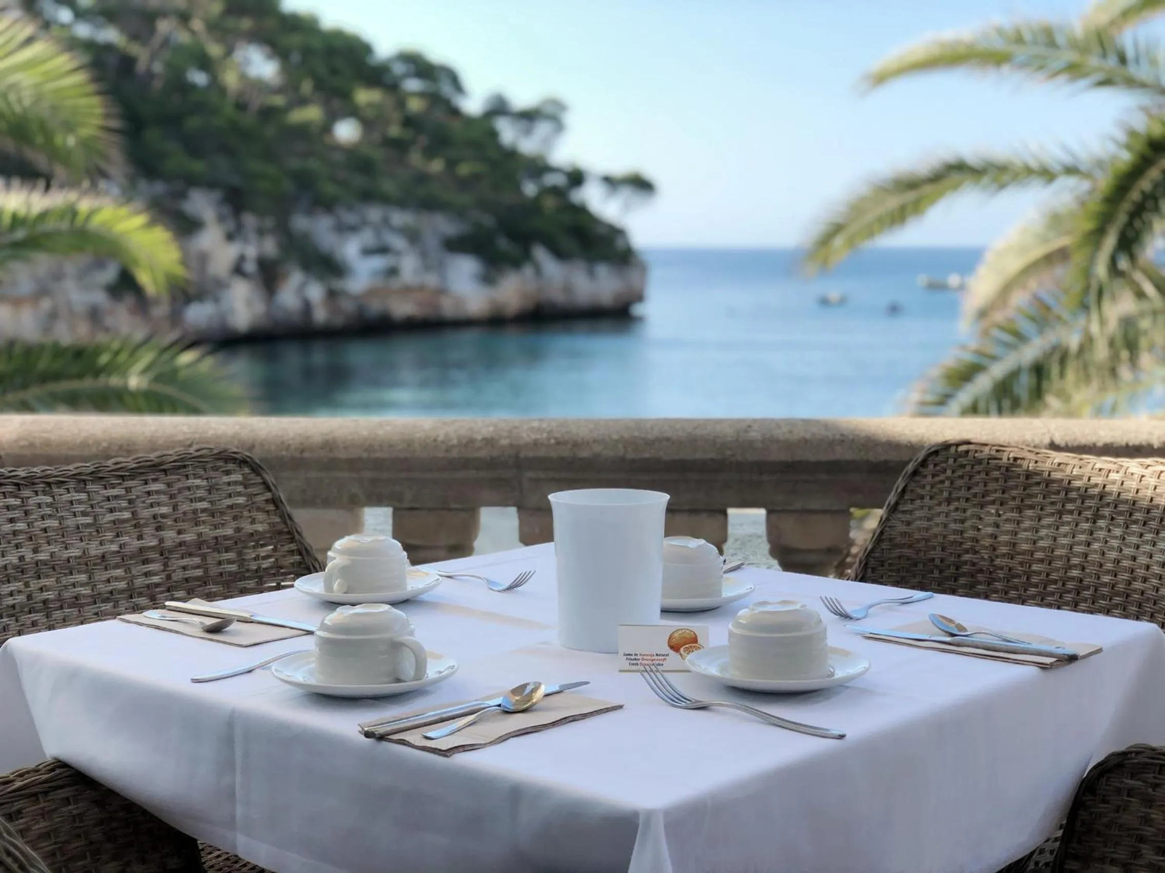 Restaurant/places to eat in Hotel Apartamentos Cala Santanyi