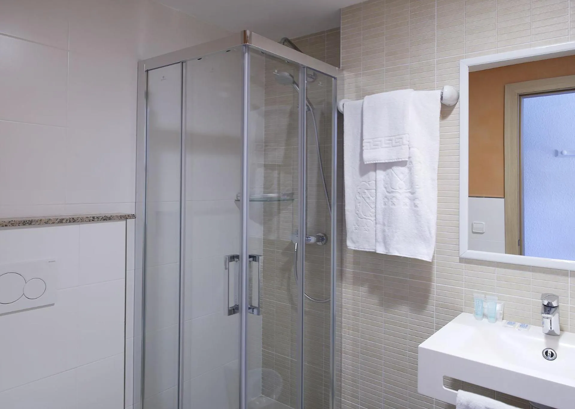 Bathroom in Hotel Apartamentos Cala Santanyi