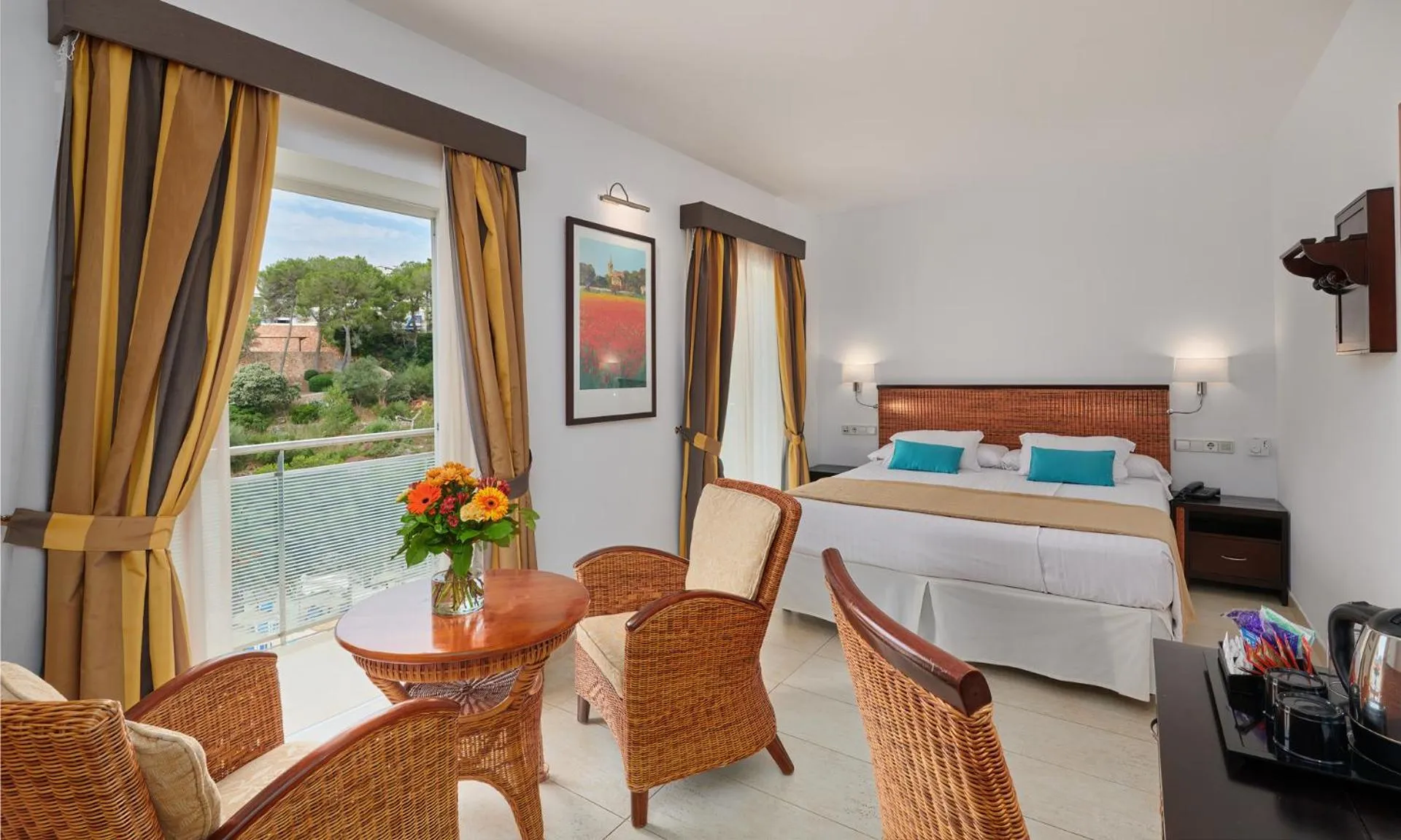 Photo of the whole room, Bed in Hotel Apartamentos Cala Santanyi