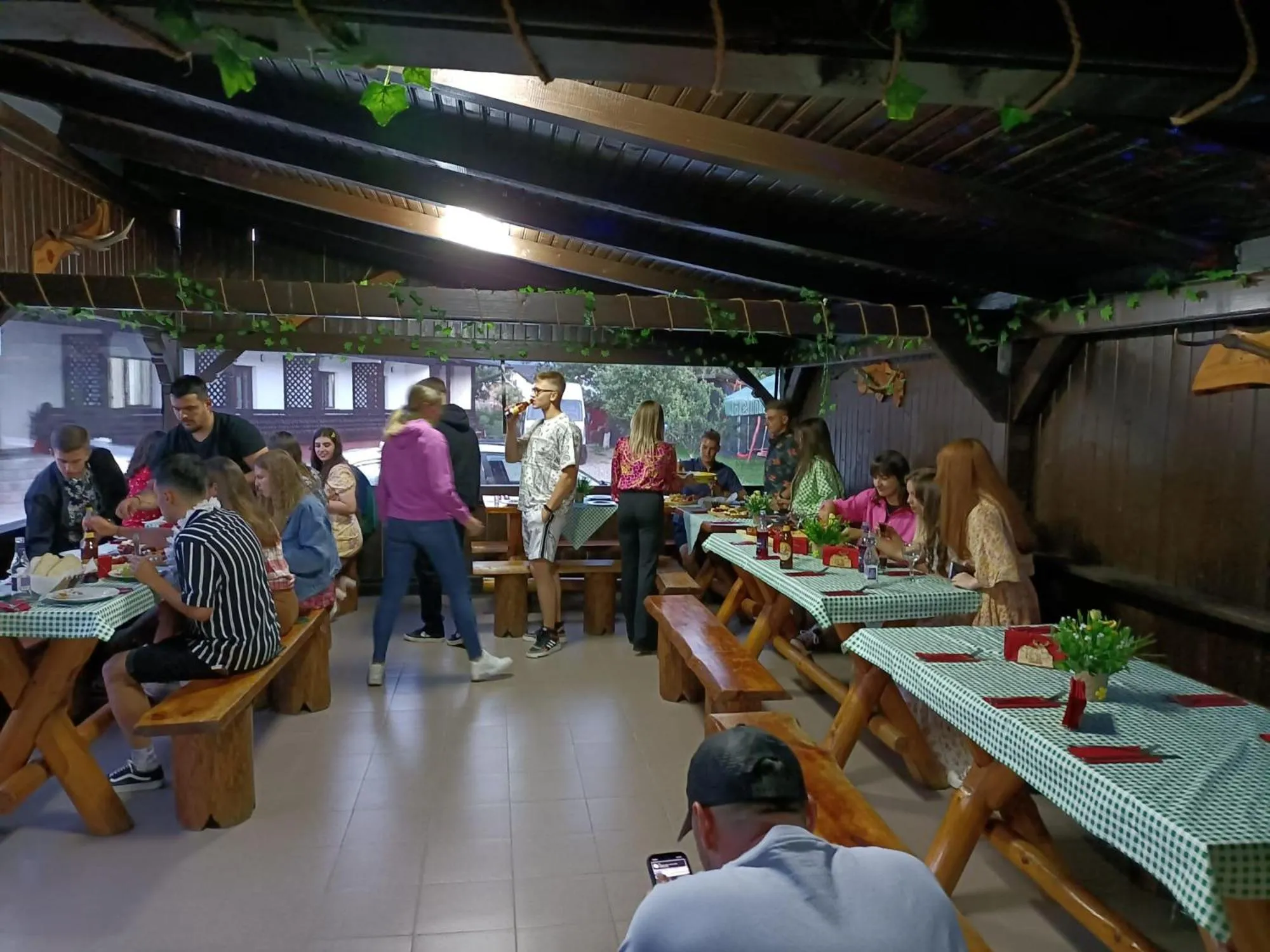 Restaurant/places to eat in Casa Câmpulungeană