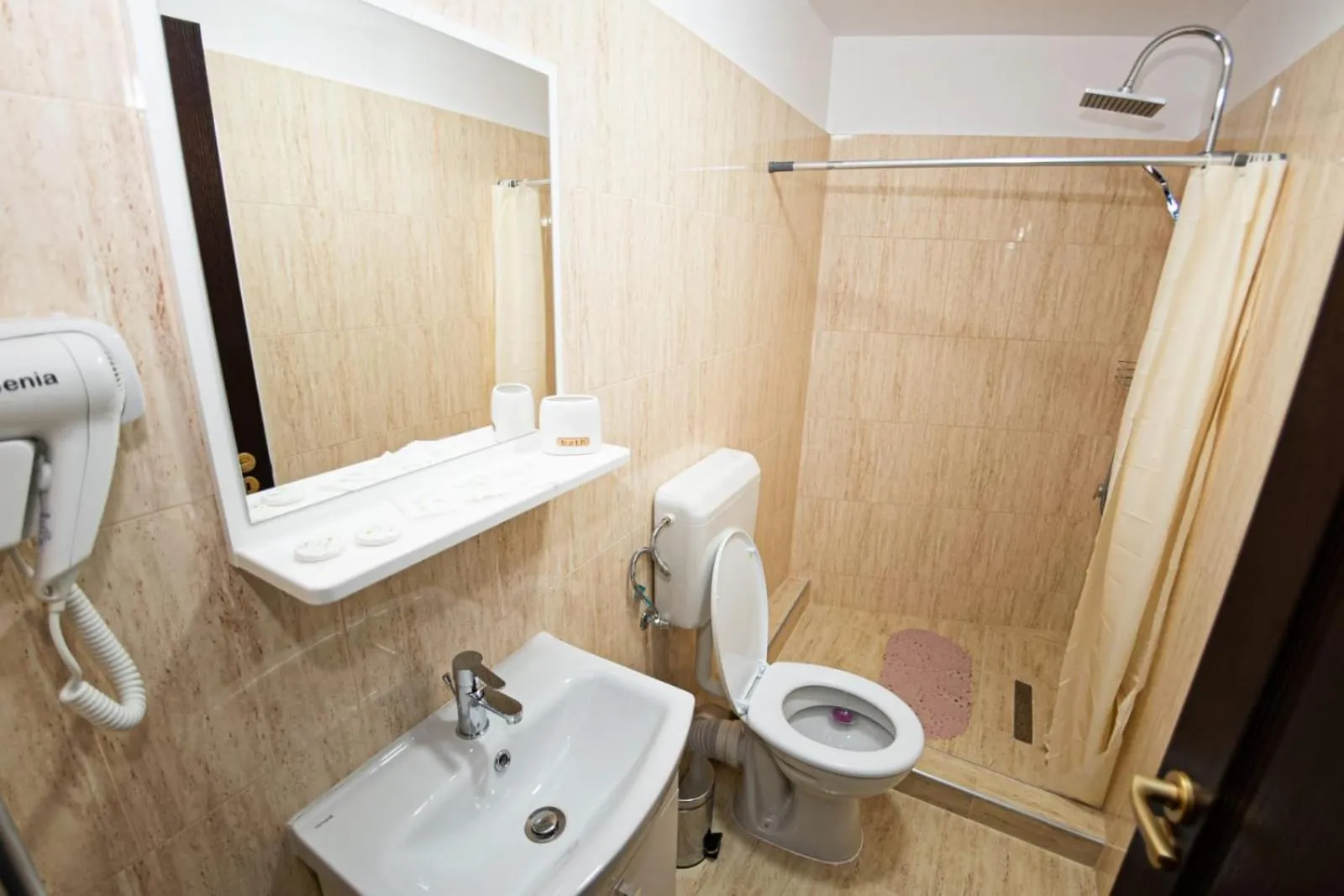 Bathroom in Casa Câmpulungeană