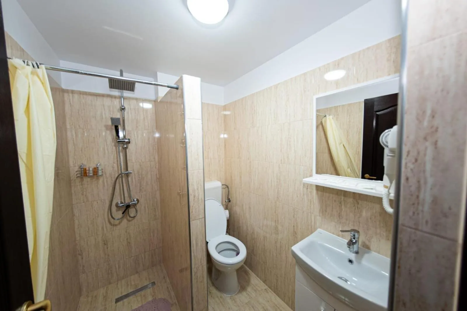 Bathroom in Casa Câmpulungeană