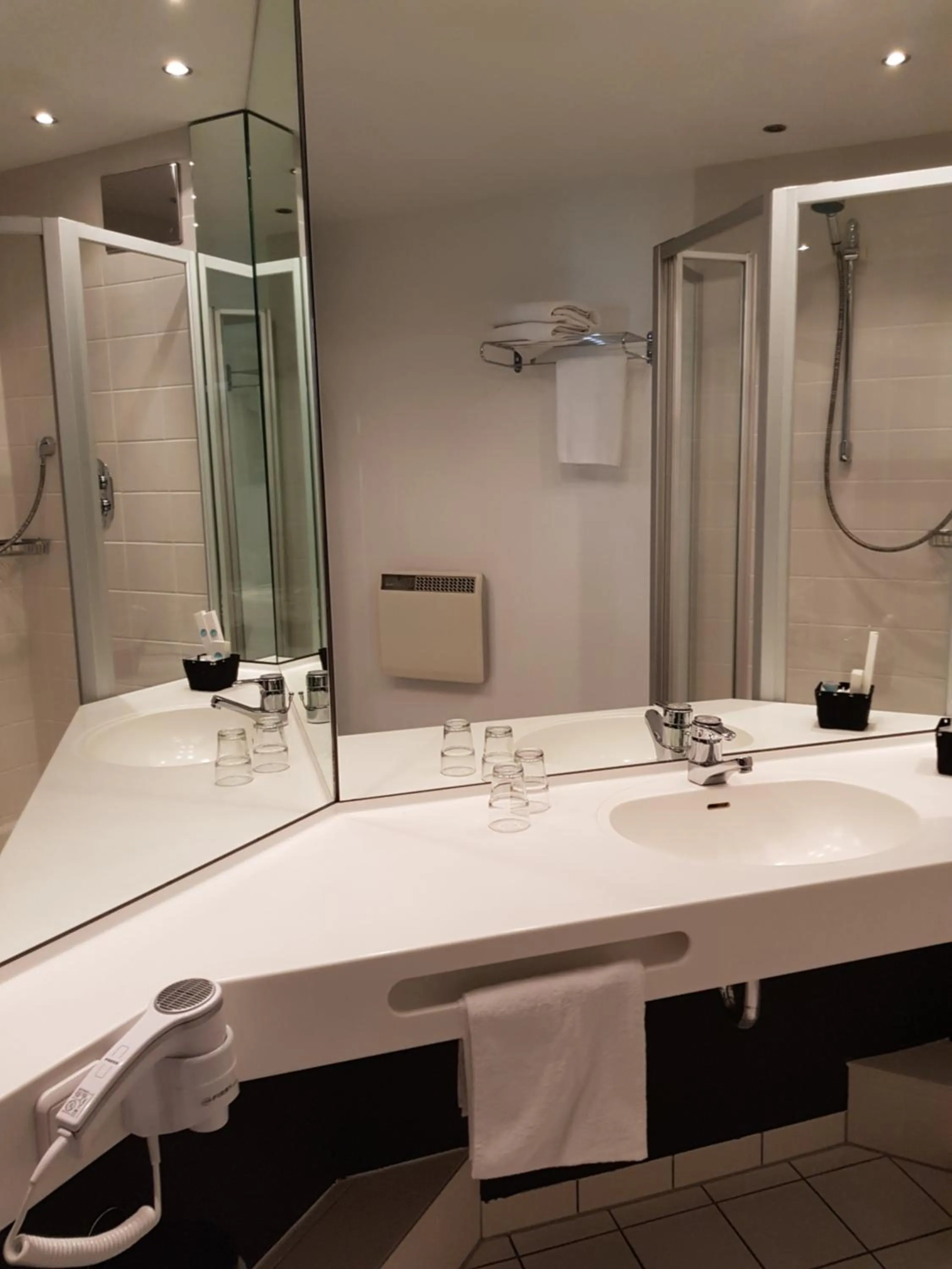 Bathroom in Hotel Milin