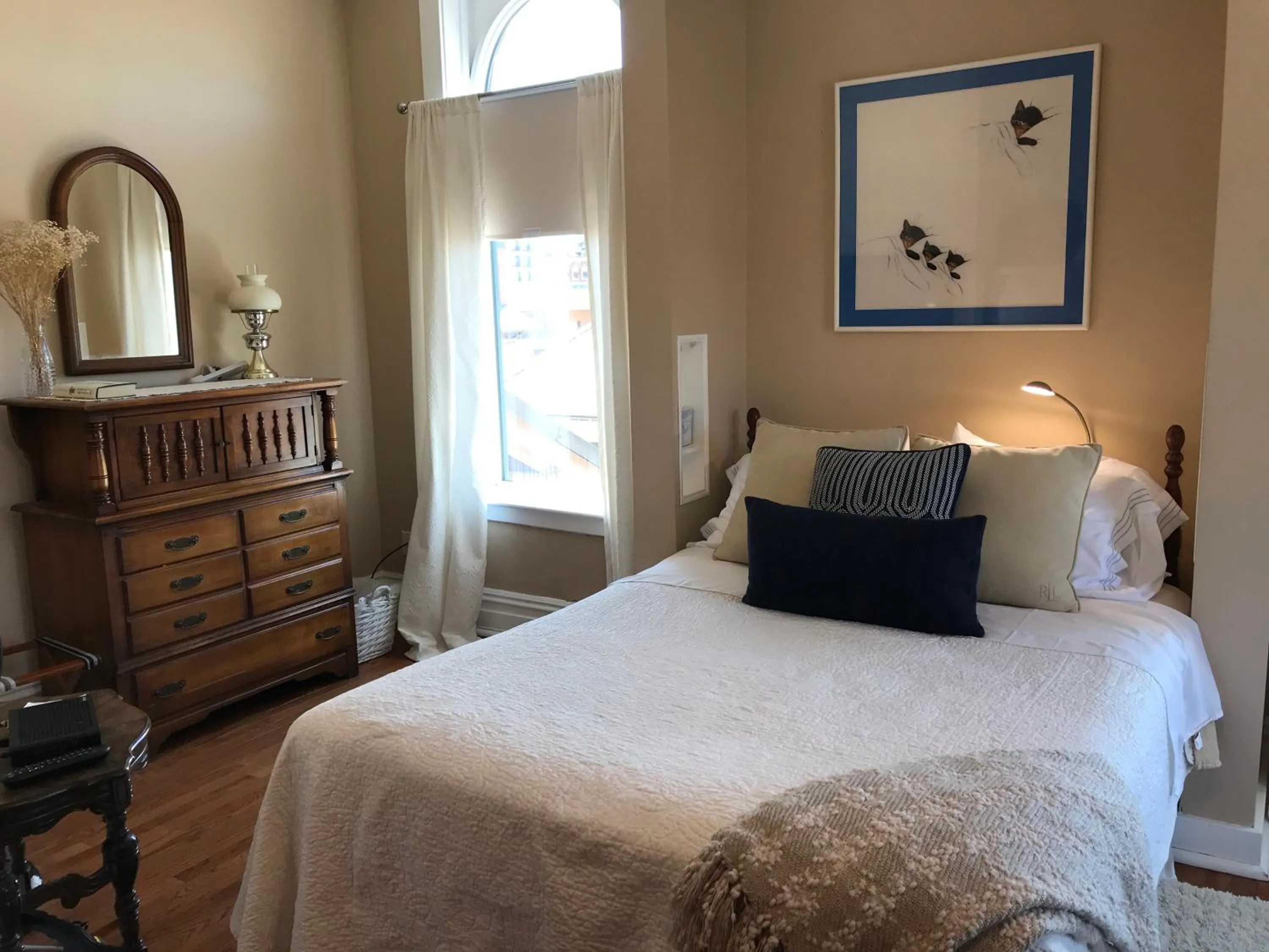 Bedroom, Bed in Chessie Room