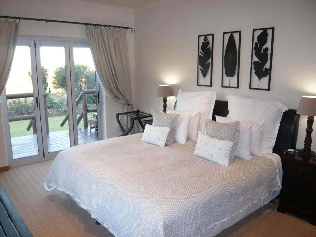 Bed in Dusk to Dawn Guesthouse