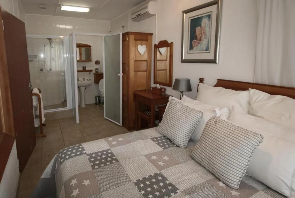 Bed in Dusk to Dawn Guesthouse