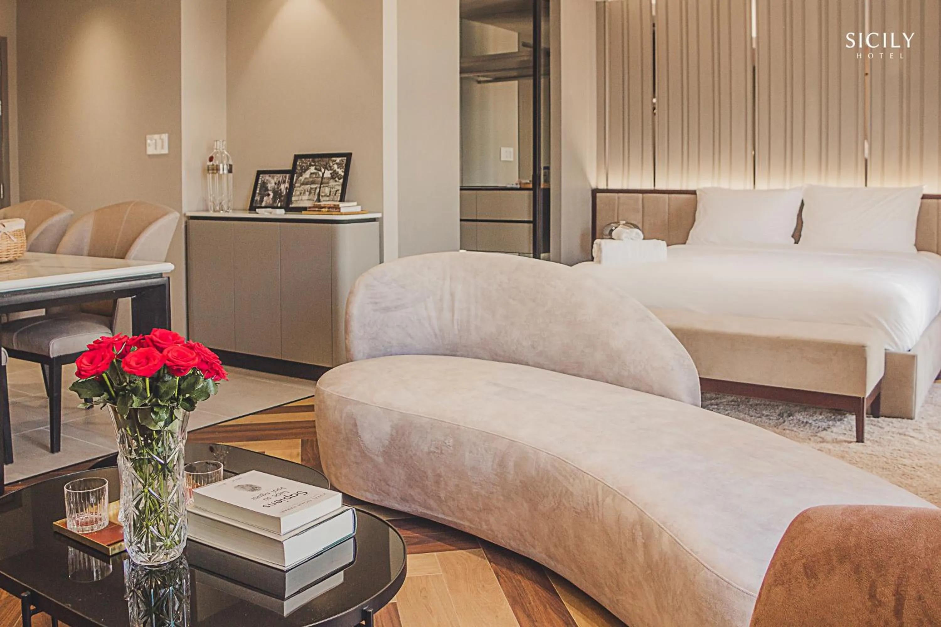 Bedroom, Bed in Sicily Hotel Grand World Phú Quốc