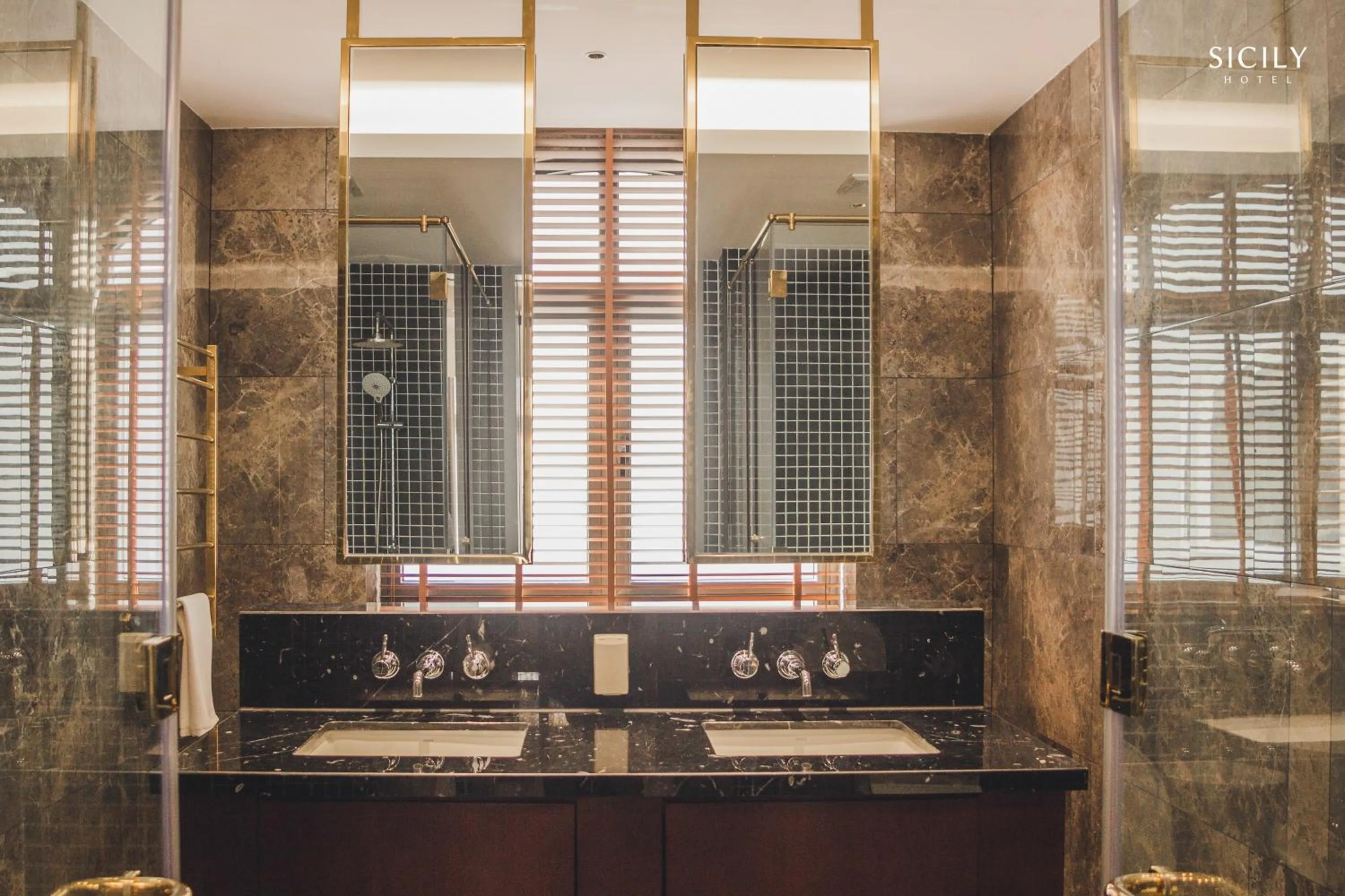 Bathroom in Sicily Hotel Grand World Phú Quốc