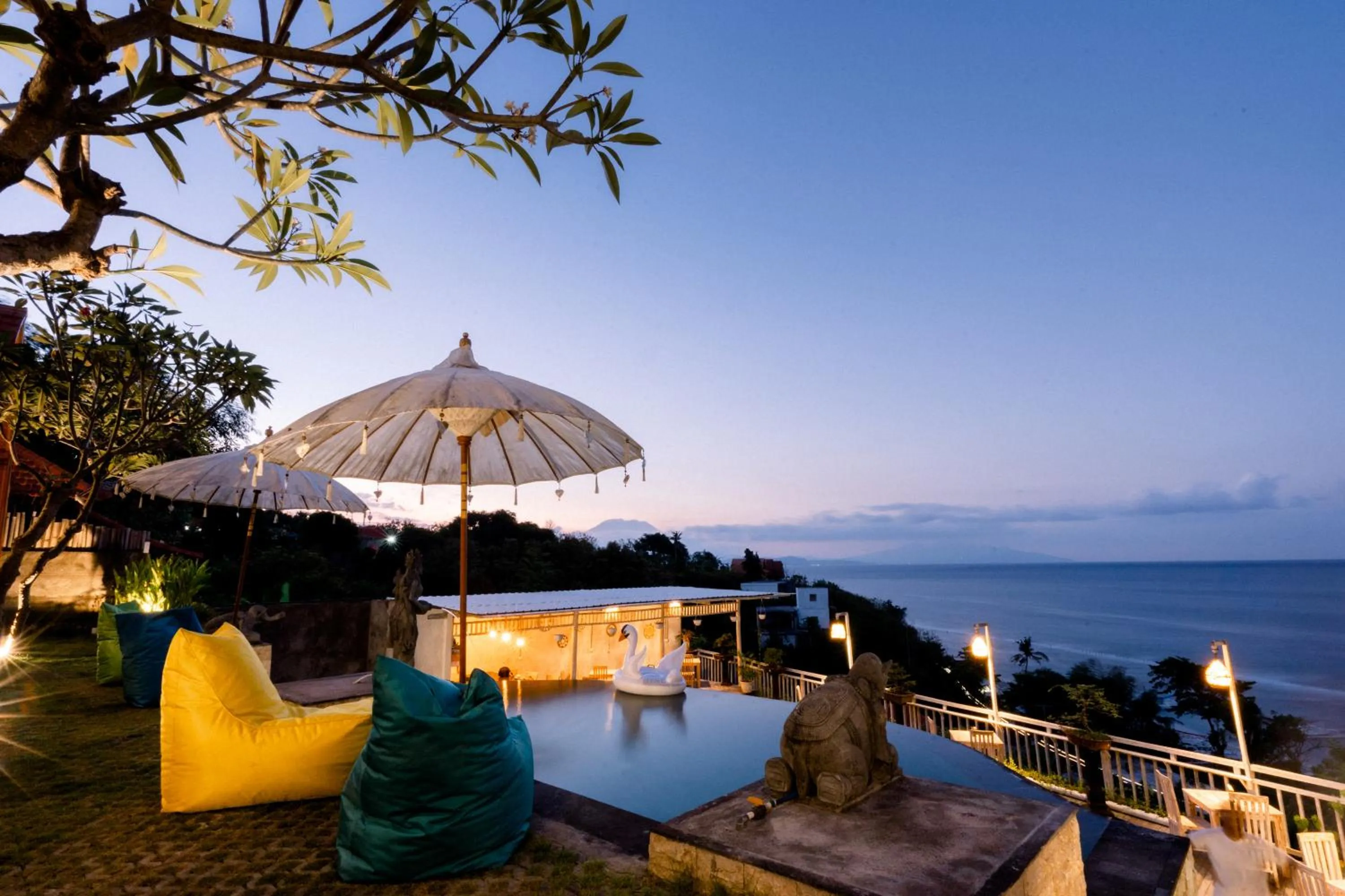 Seating area in Permata Hill Nusa Penida