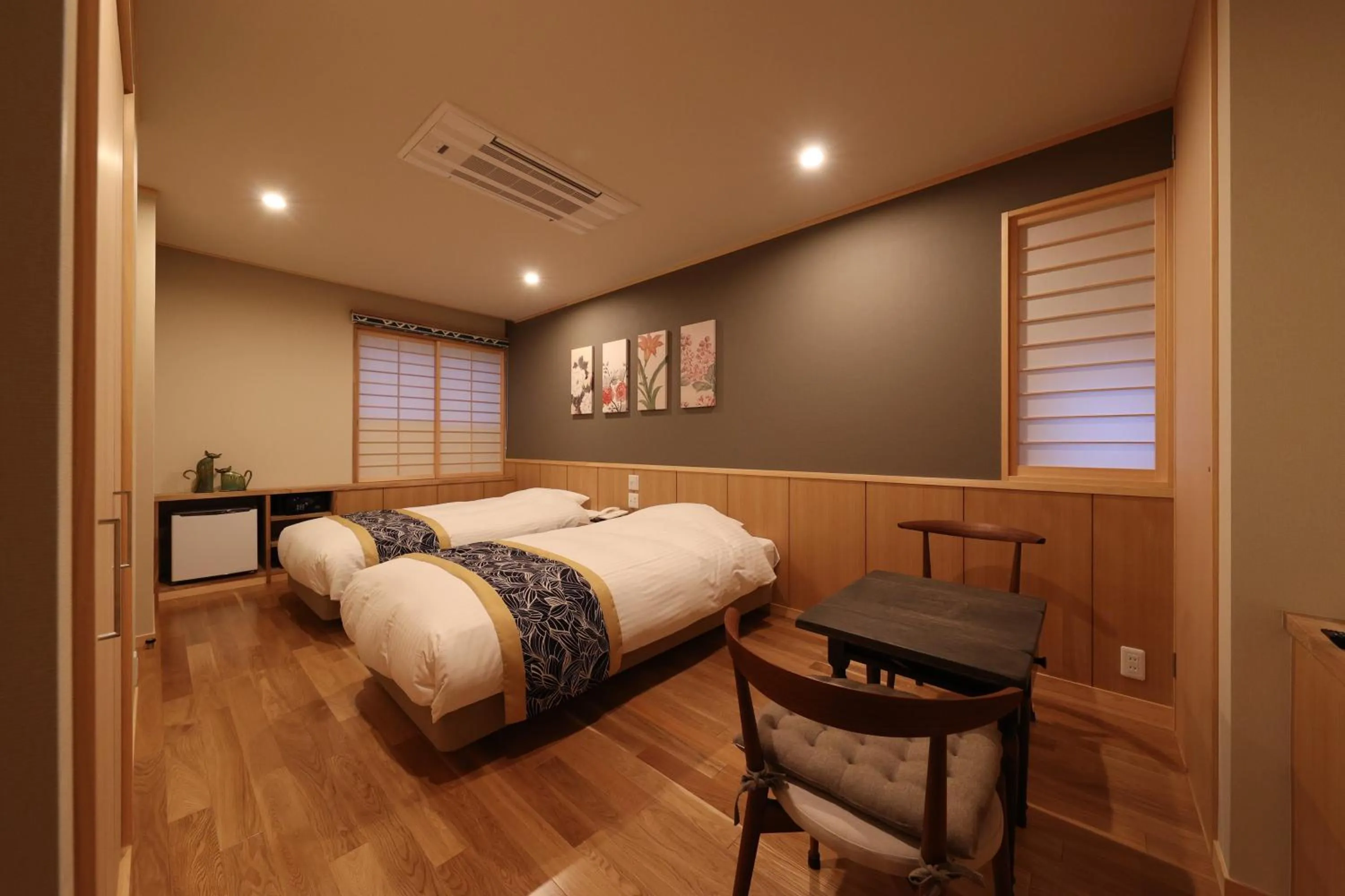 Photo of the whole room, Bed in Mutsumikan