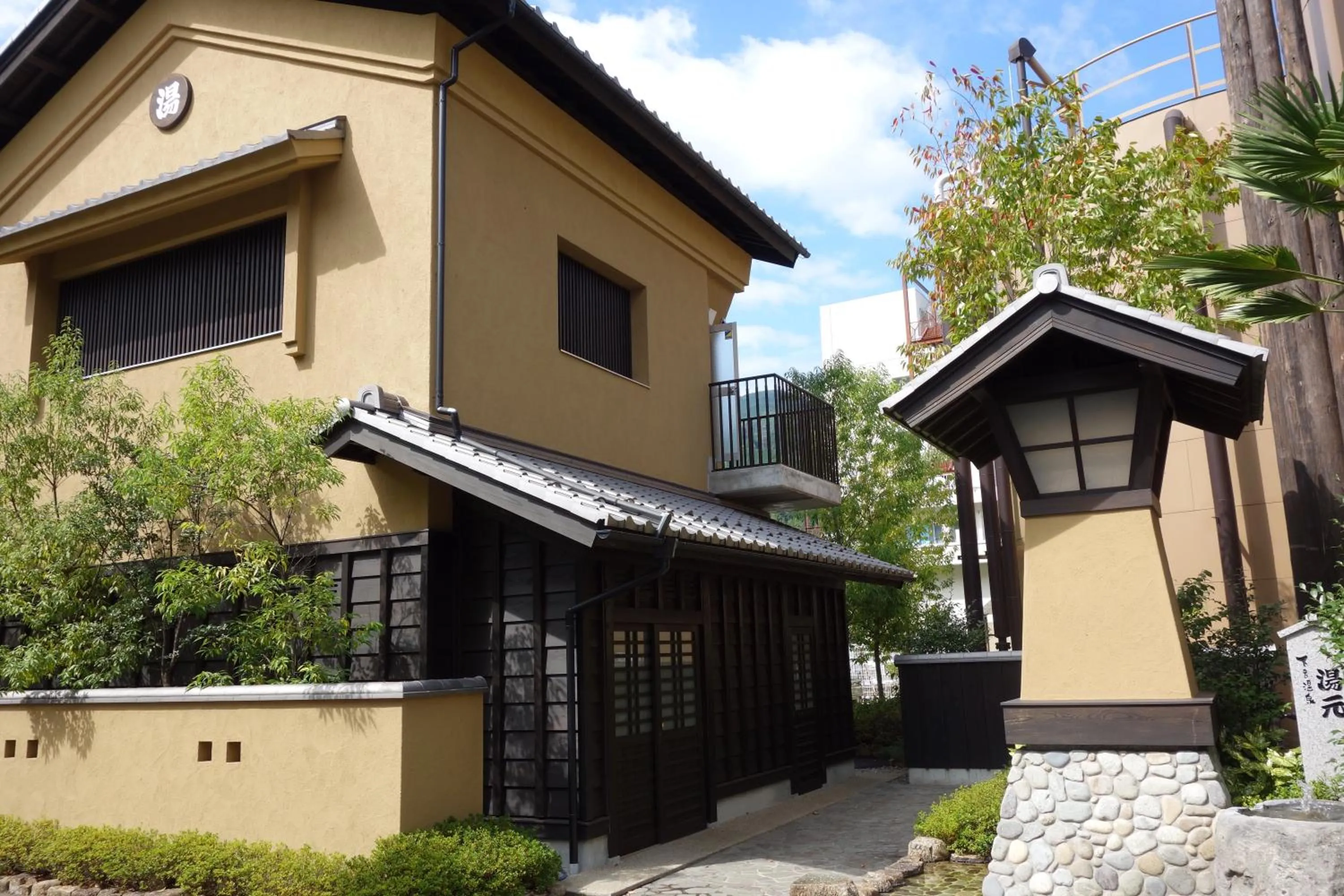 Area and facilities in Mutsumikan