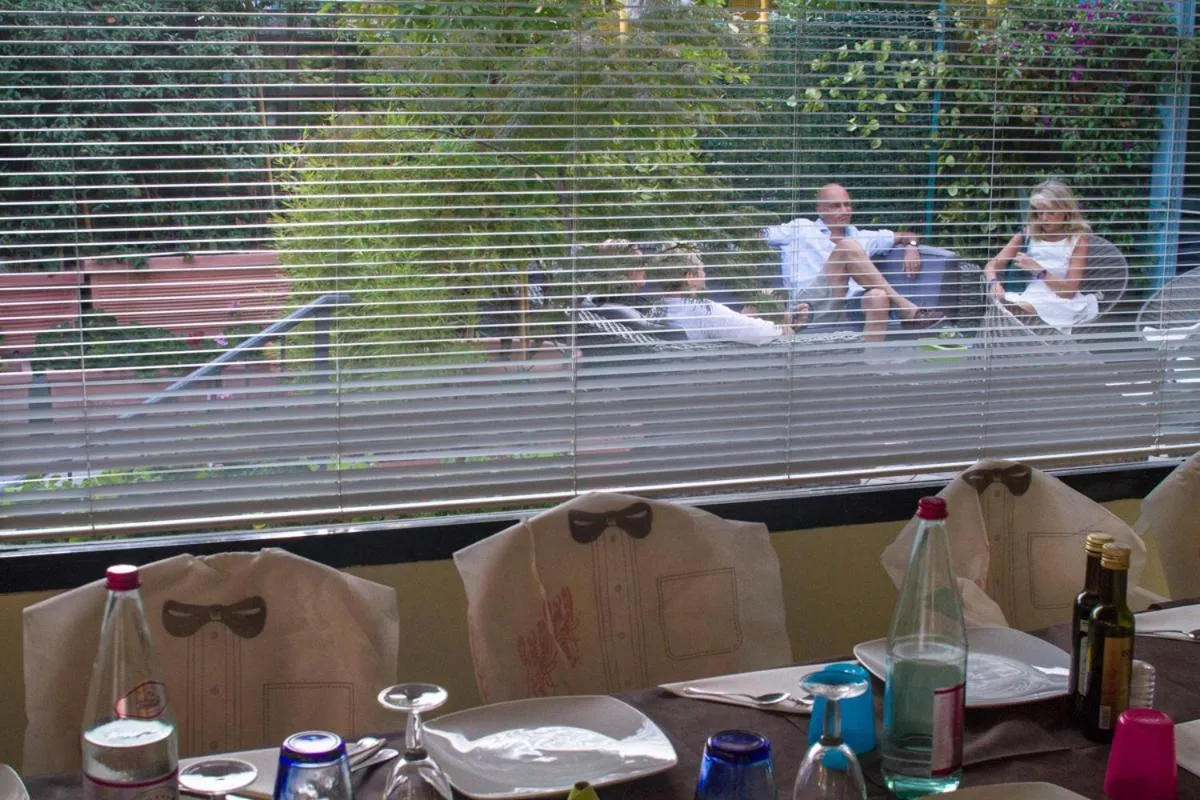 Restaurant/places to eat in Hotel Marinella