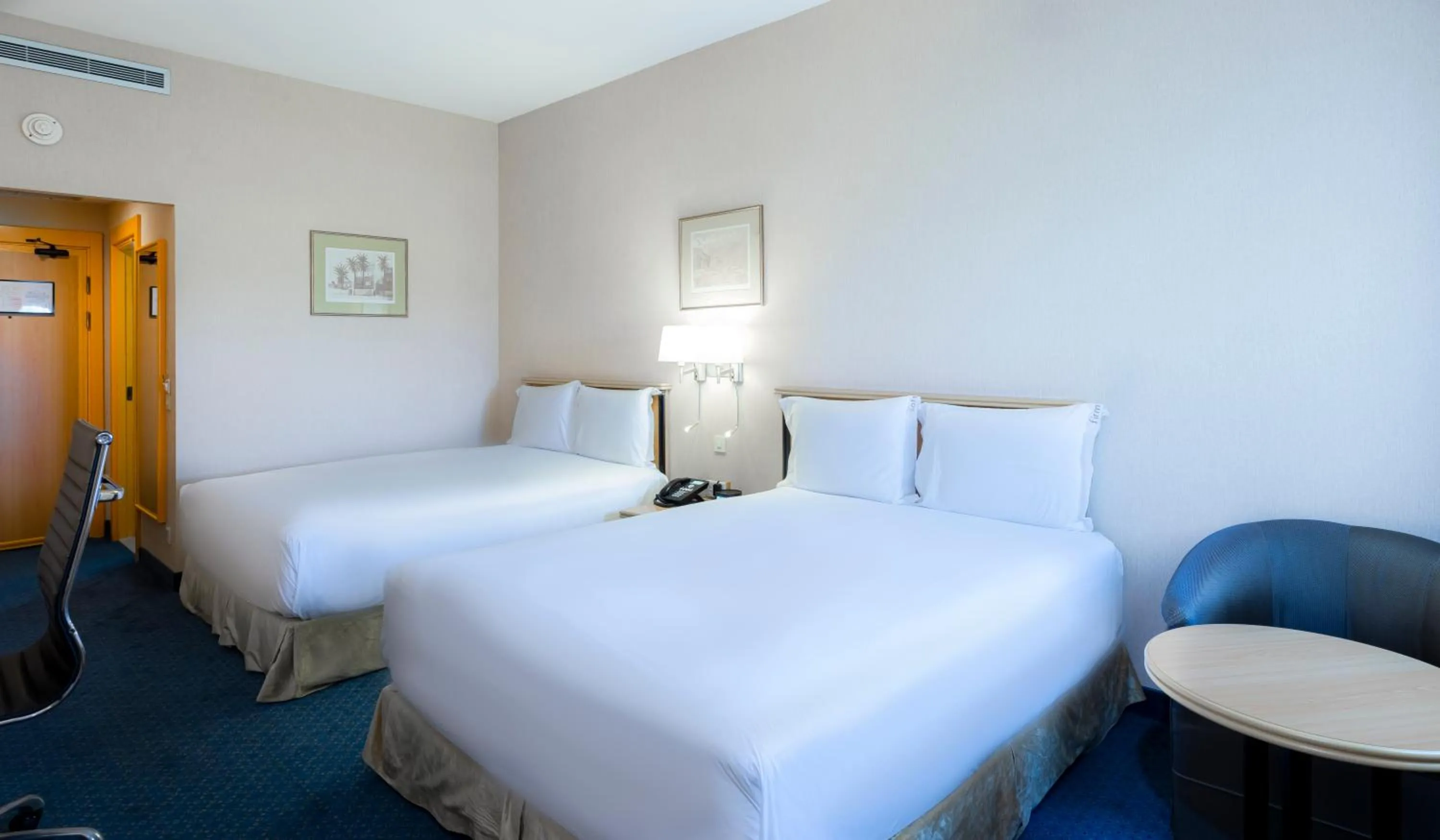 Property building, Bed in Holiday Inn Yanbu by IHG