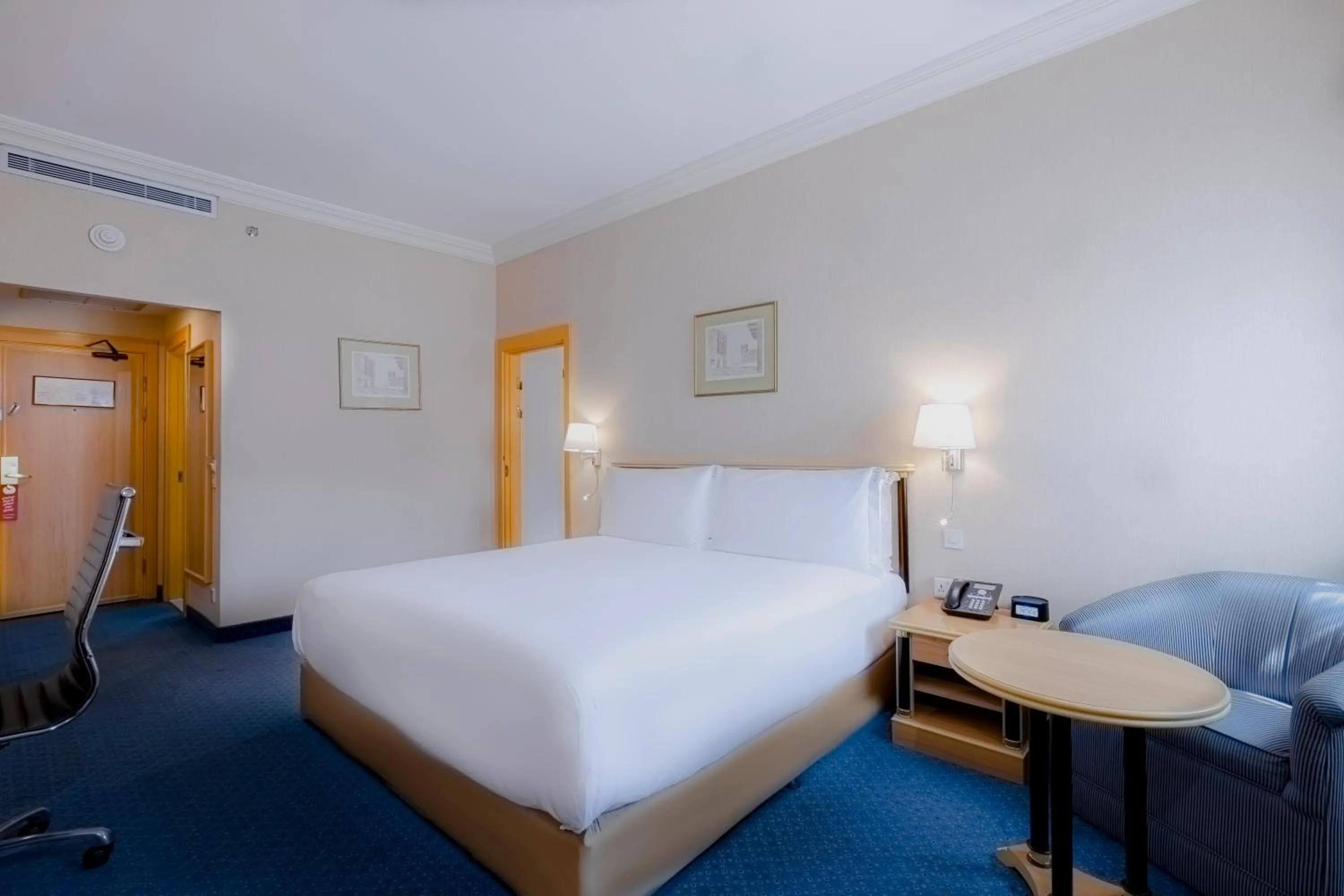 Property building, Bed in Holiday Inn Yanbu by IHG