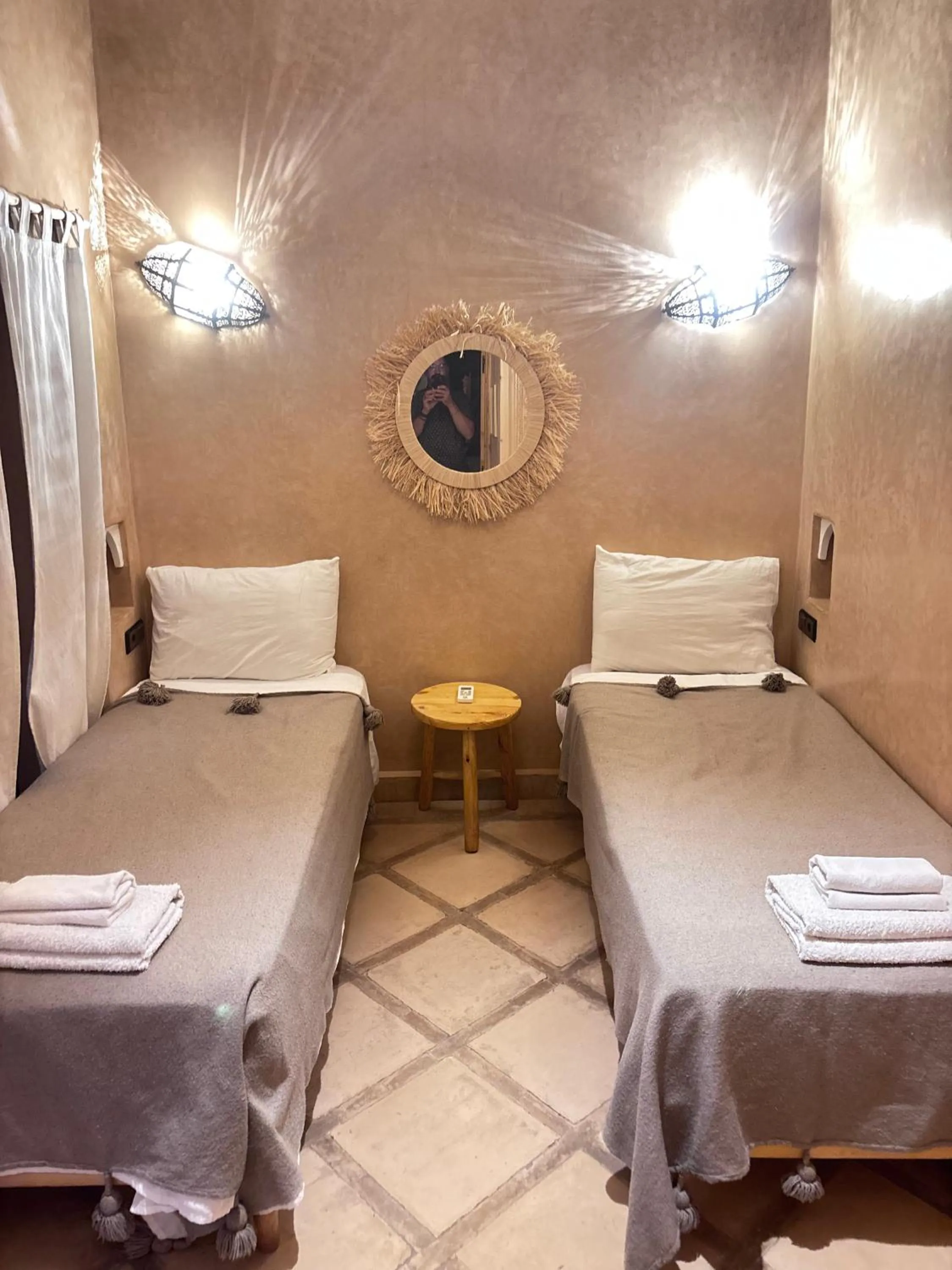 Property building, Bed in Riad Minami