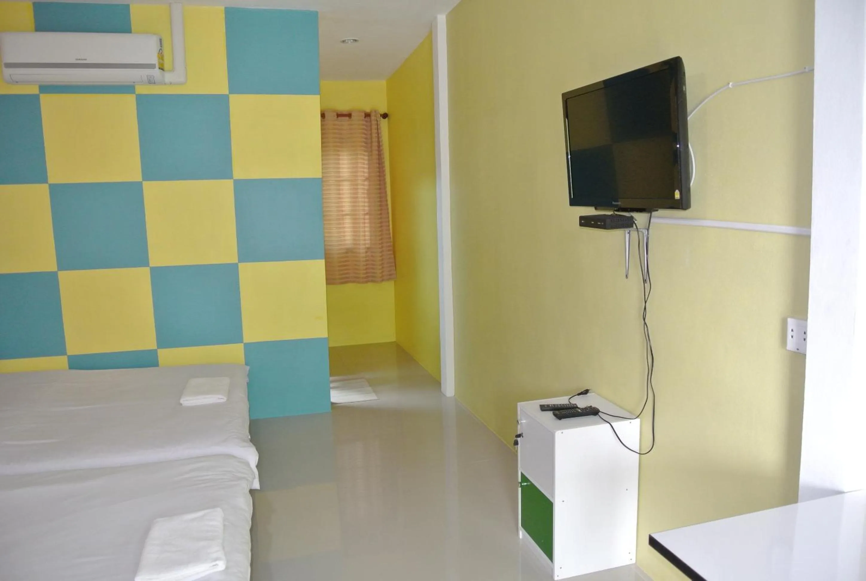 TV and multimedia in Baanraisooksangchan