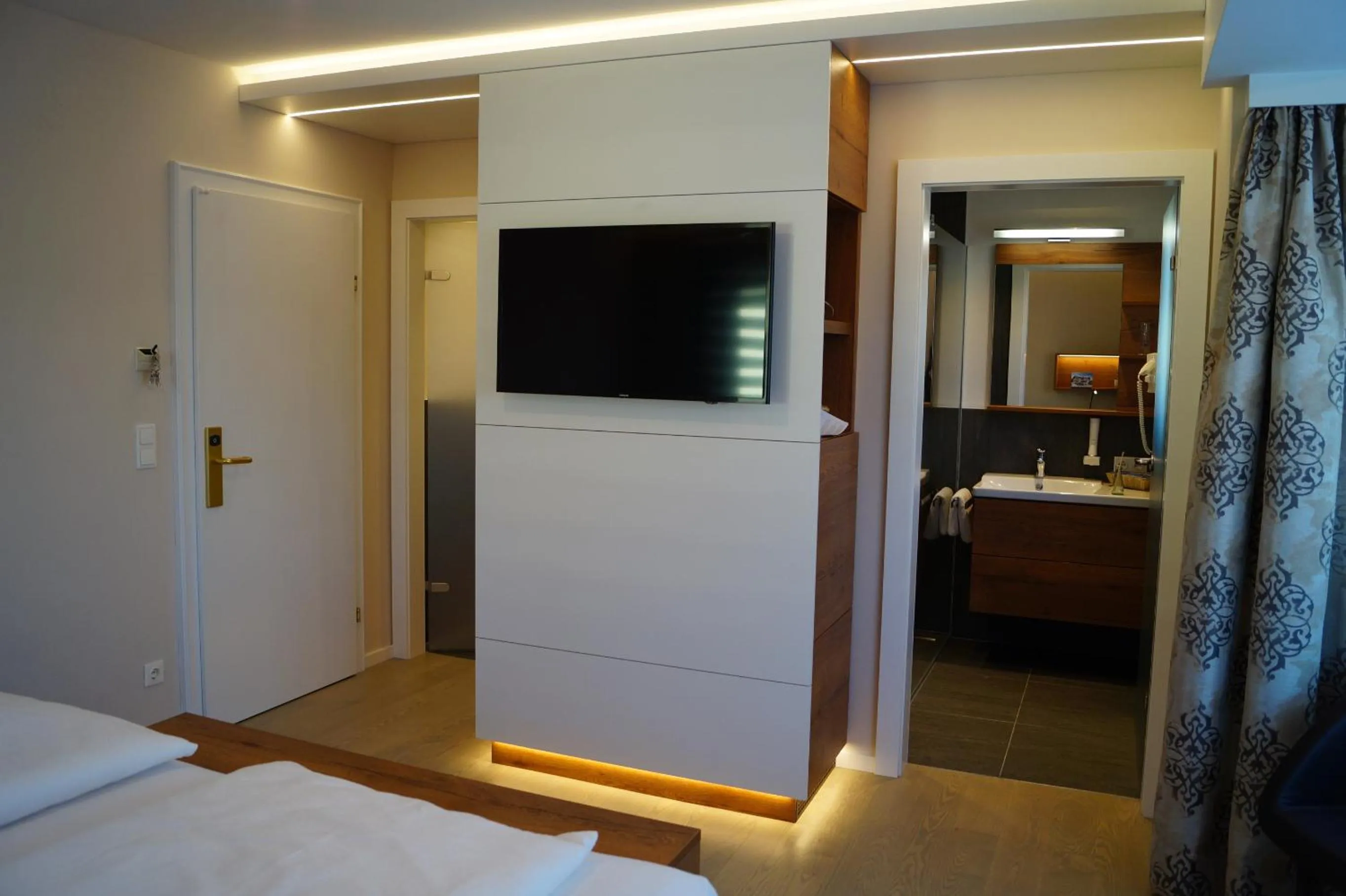 Photo of the whole room, Bed in Hotel Himmelreich