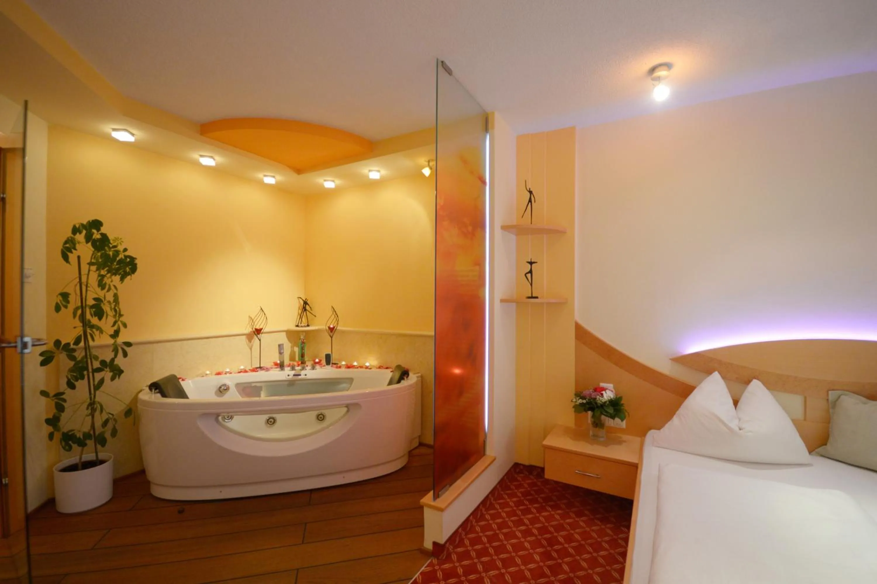 Photo of the whole room, Bed in Hotel Himmelreich