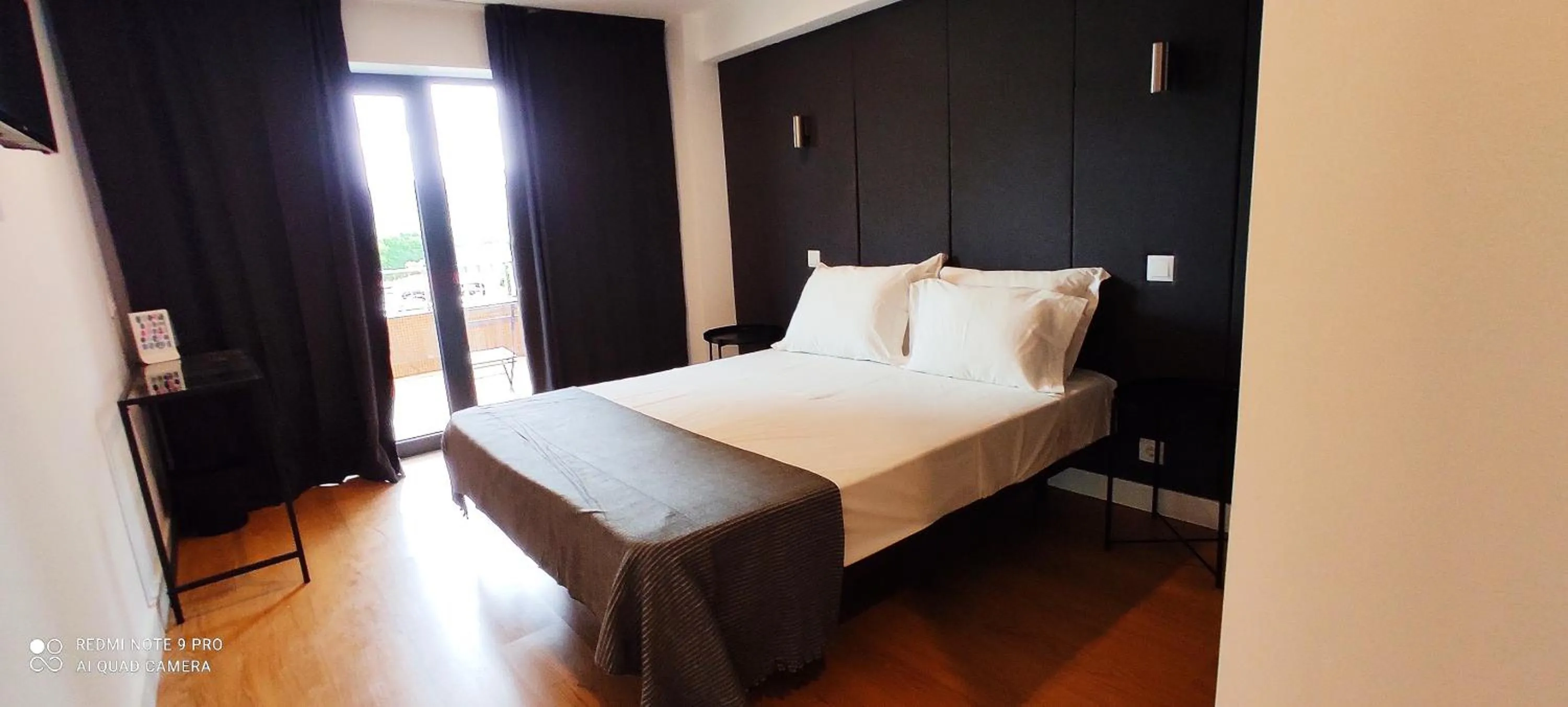 Bedroom, Bed in Residencial Douro