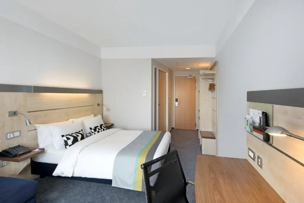 Bed in Holiday Inn Express Singen by IHG