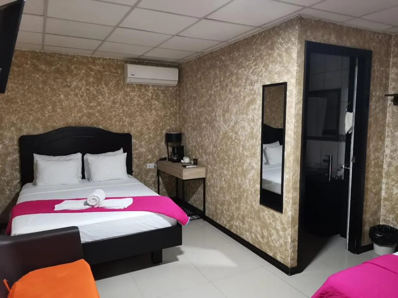 Bed in Hotel Palmera Real Hot Springs