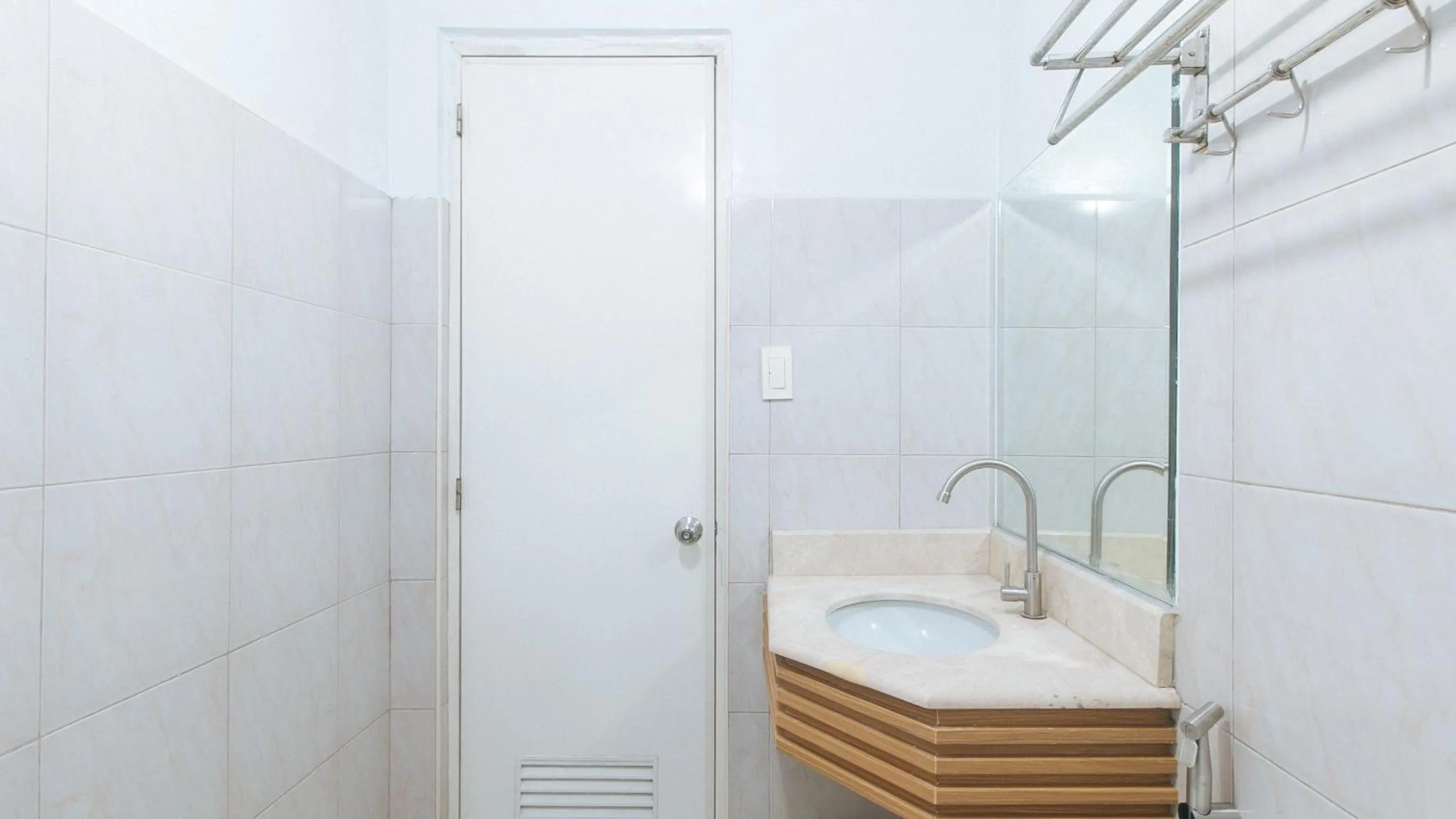 Bathroom in RedDoorz at BP International Powerhouse Inc near SM Manila