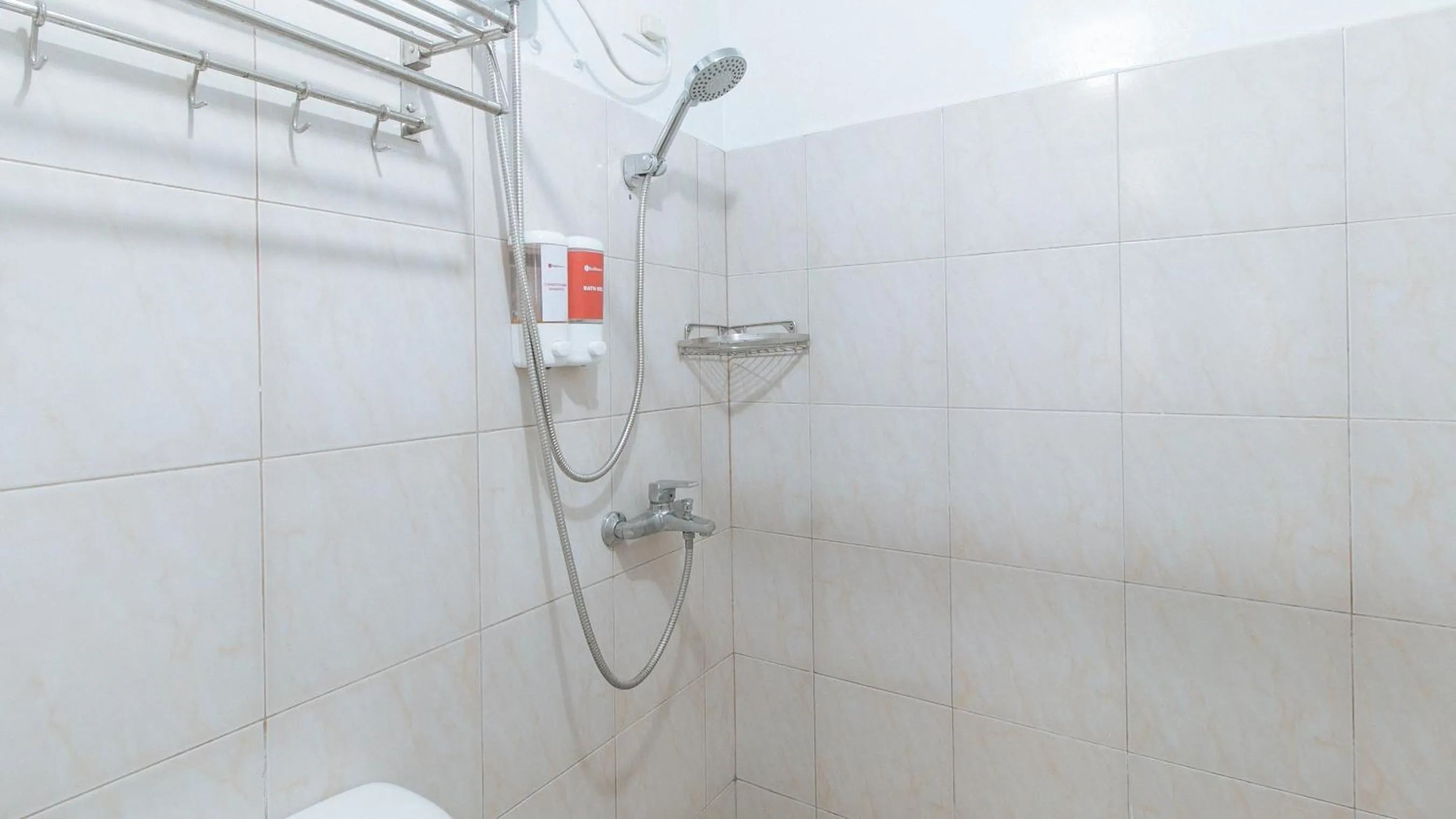 Shower in RedDoorz at BP International Powerhouse Inc near SM Manila