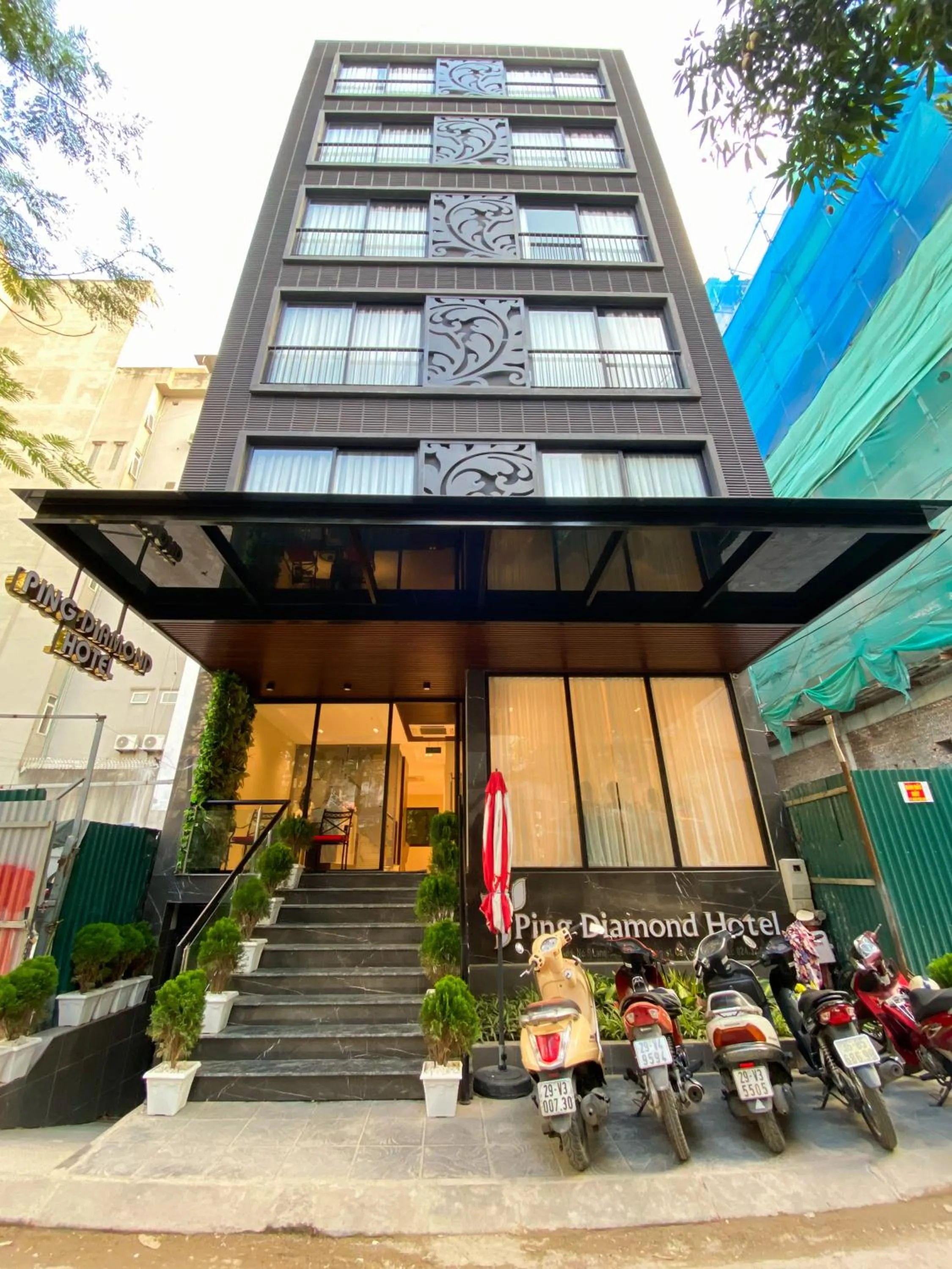 Facade/entrance in Ping Diamond Hotel Hanoi