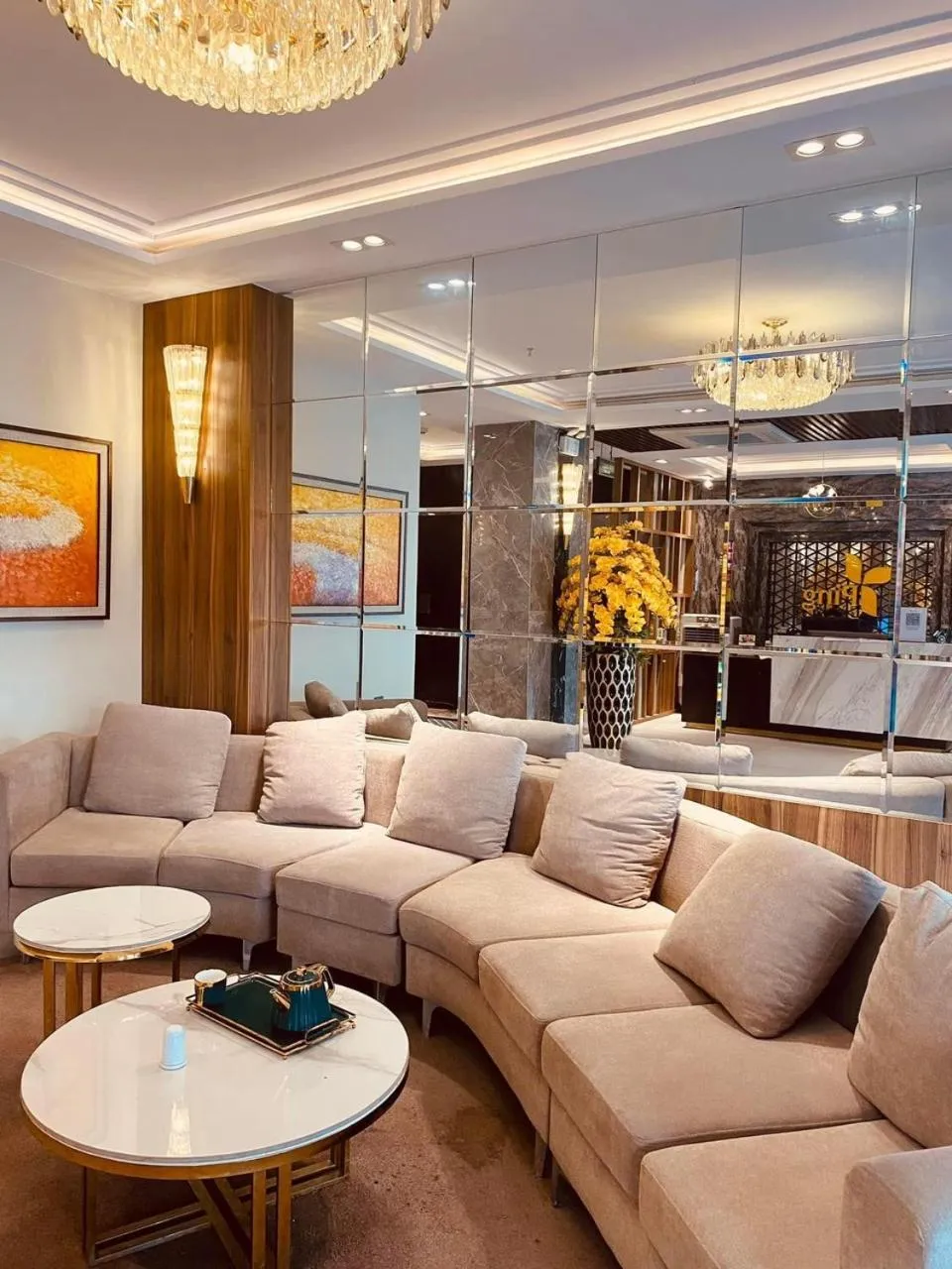Seating area in Ping Diamond Hotel Hanoi