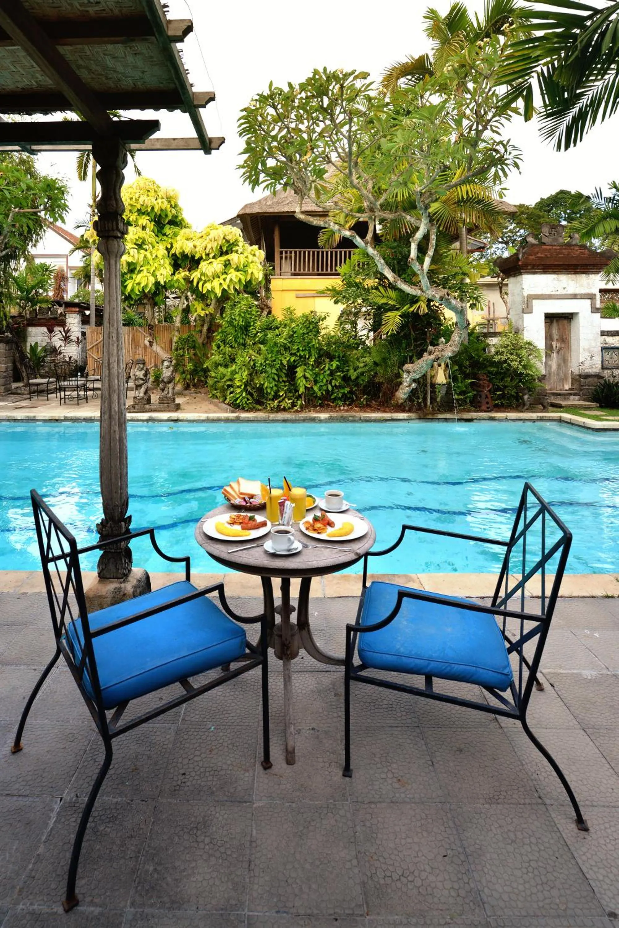 Swimming pool in Bebek Cottages Sanur