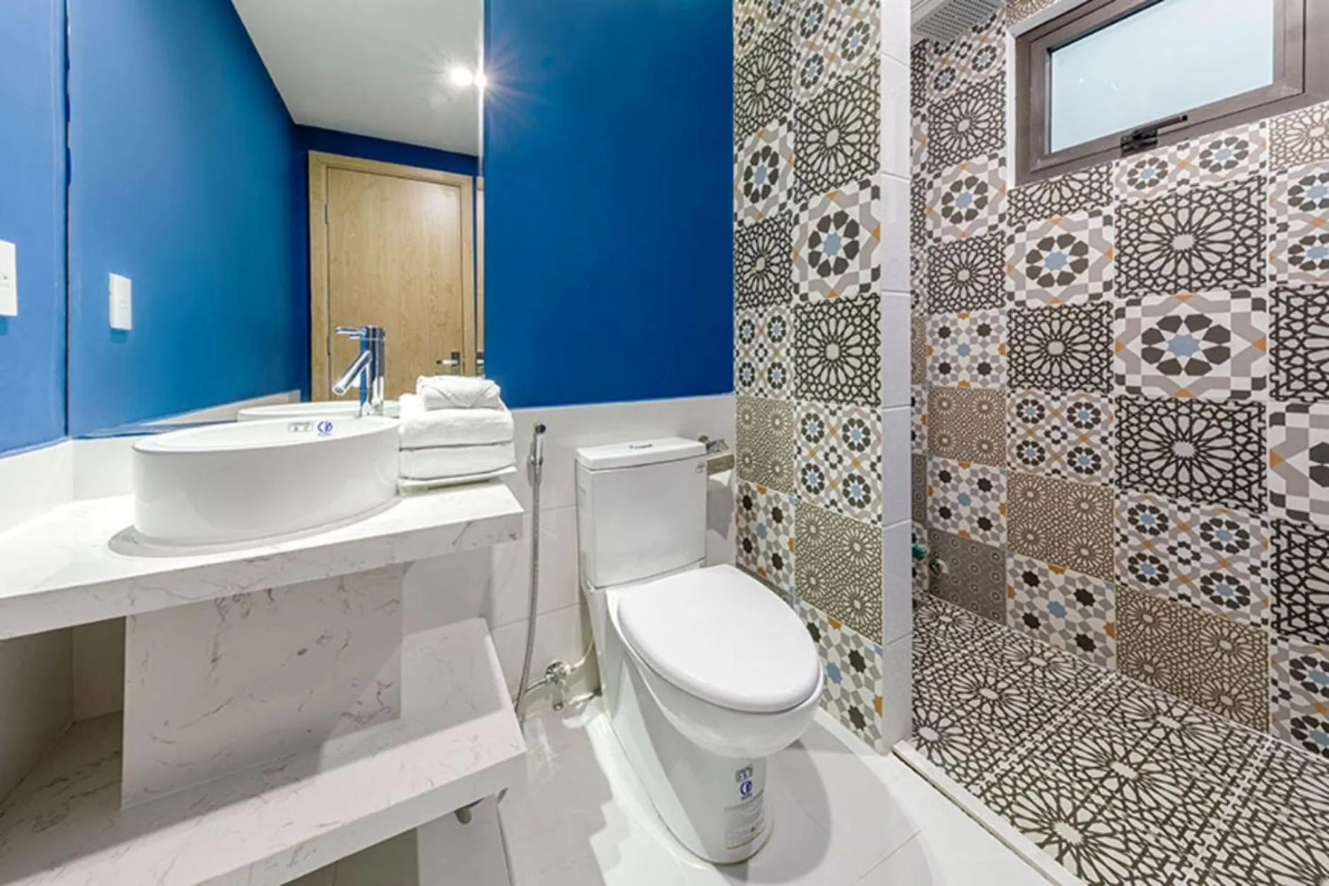 Shower in Bella Merry Hotel and Apartment - 100M To The My Khe Beach