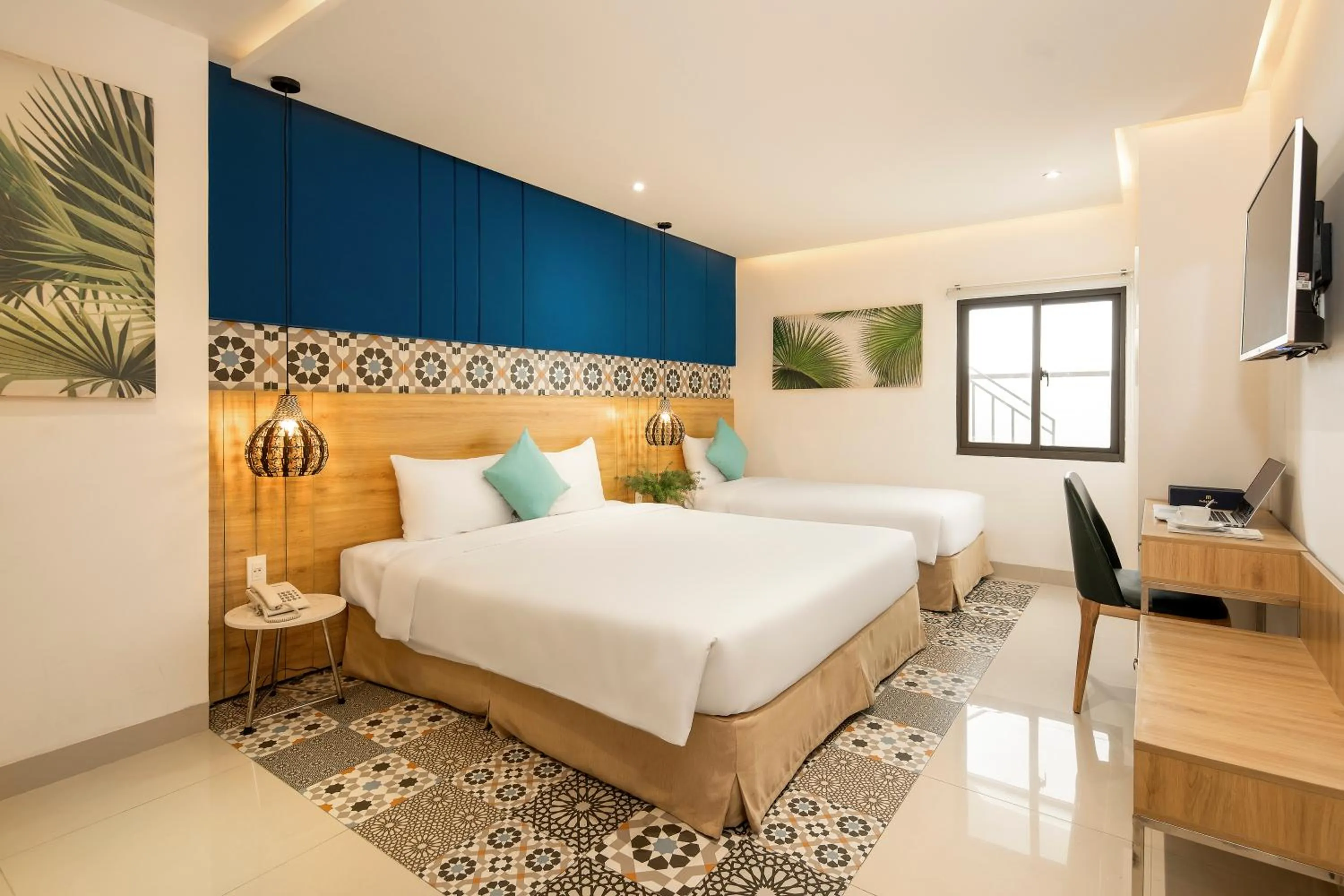 View (from property/room), Bed in Bella Merry Hotel and Apartment - 100M To The My Khe Beach