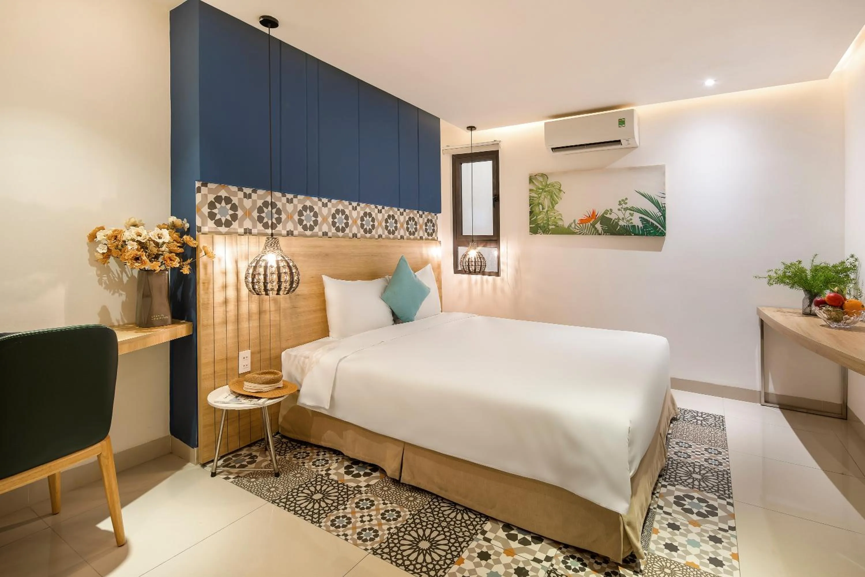 Photo of the whole room, Bed in Bella Merry Hotel and Apartment - 100M To The My Khe Beach