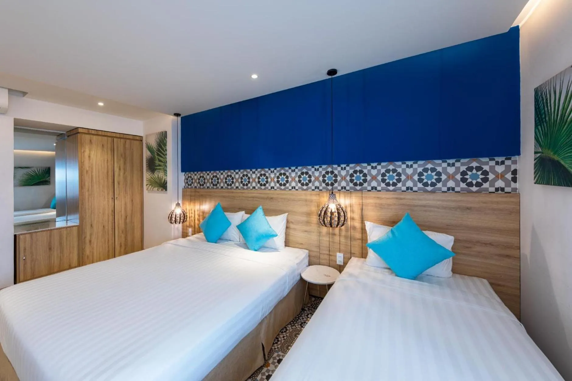 Bed in Bella Merry Hotel and Apartment - 100M To The My Khe Beach