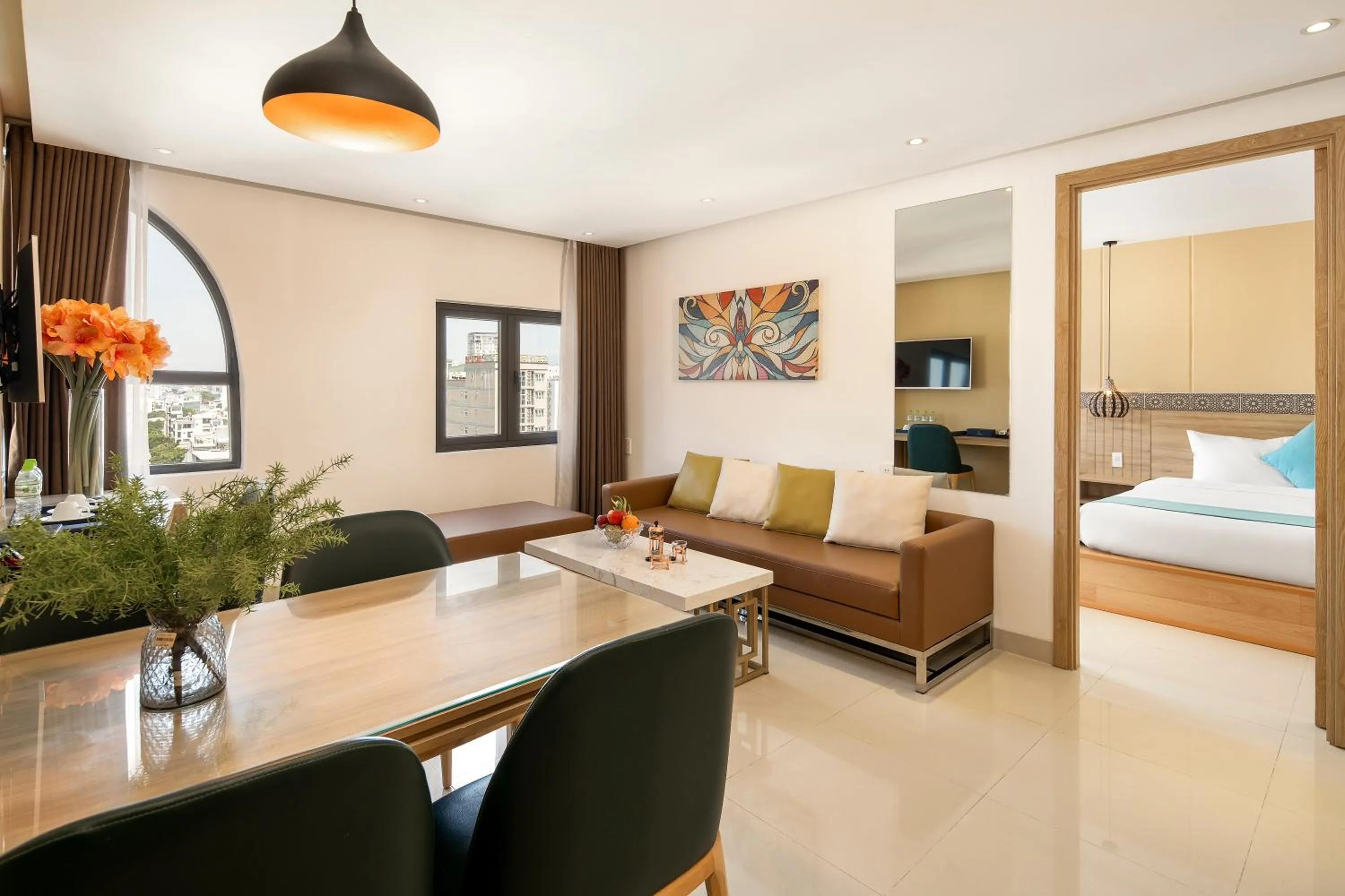 Kitchen or kitchenette, Bed in Bella Merry Hotel and Apartment - 100M To The My Khe Beach